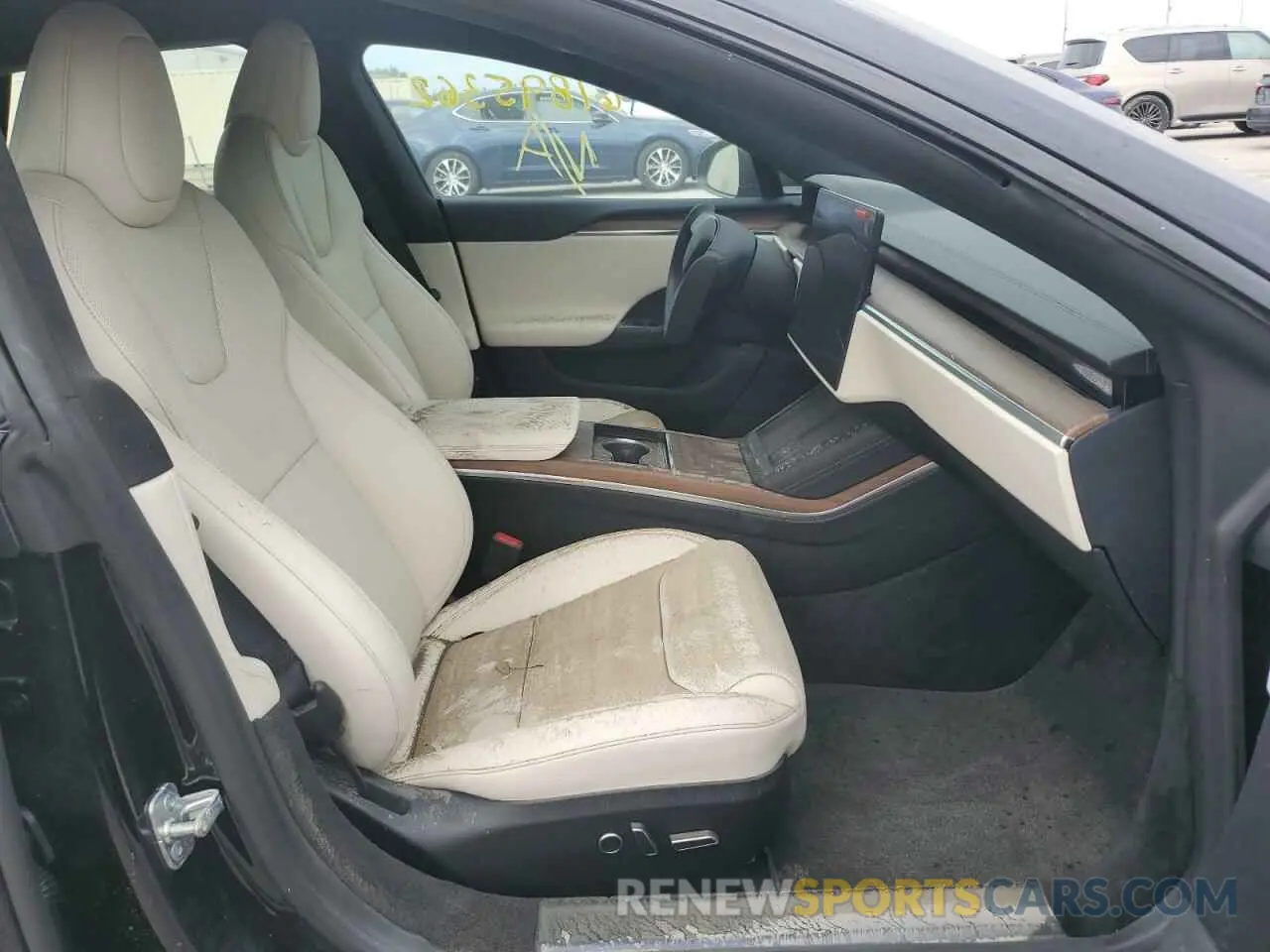 5 fotografías del automóvil dañado 5YJSA1E55NF488970 TESLA MODEL S 2022