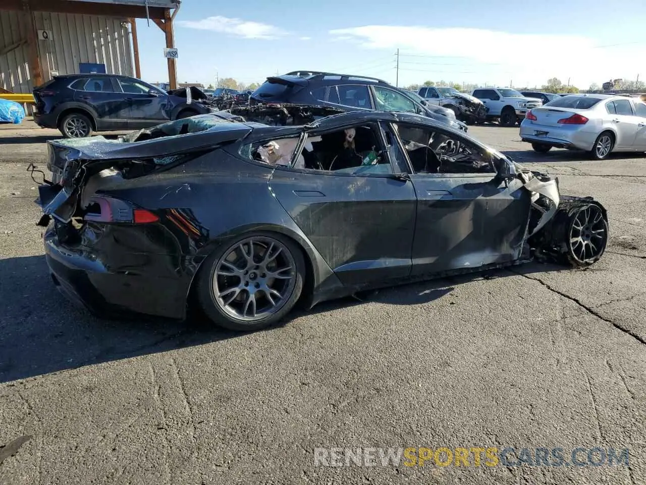 3 fotografías del automóvil dañado 5YJSA1E56NF464984 TESLA MODEL S 2022