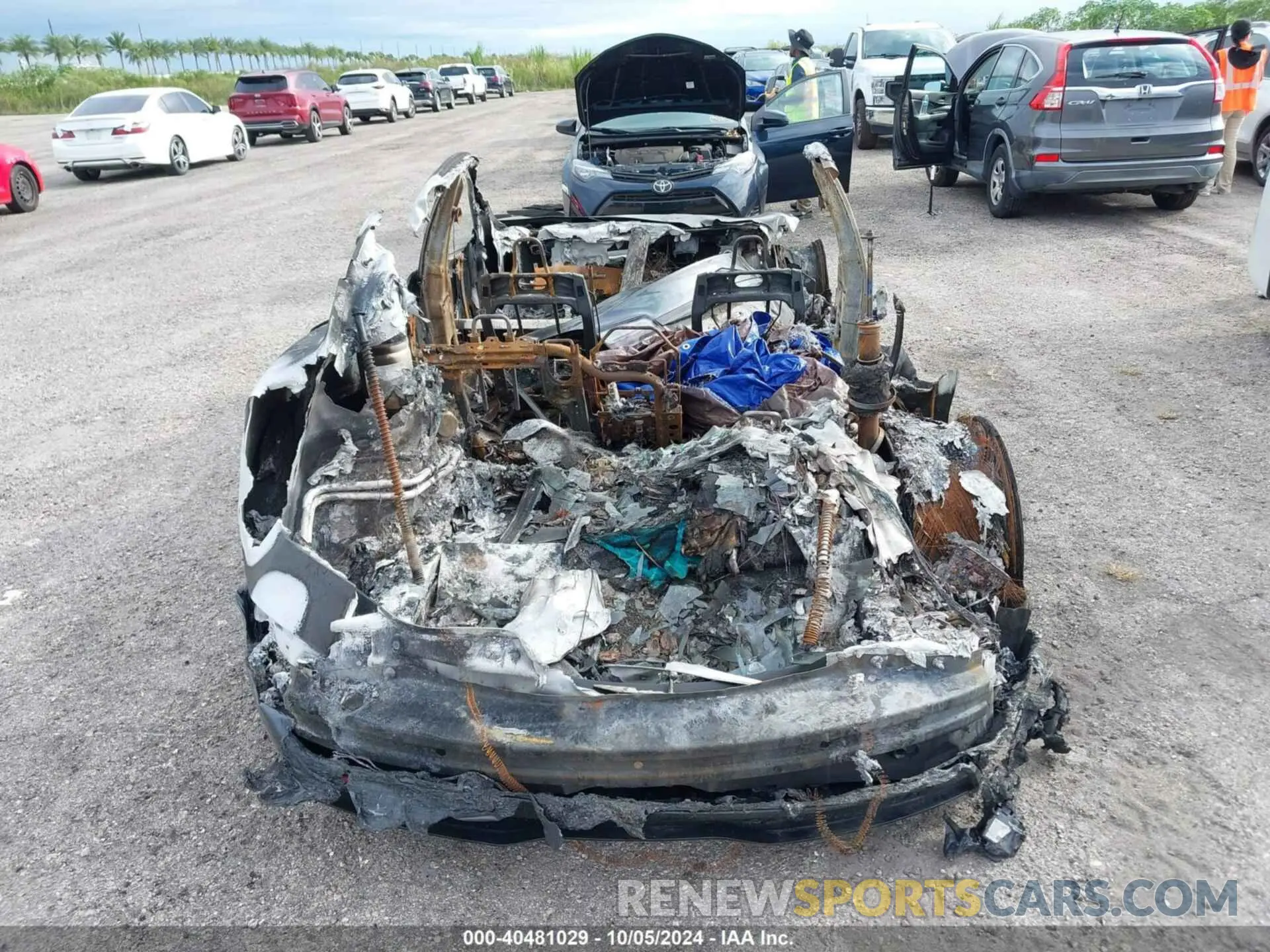 15 fotografías del automóvil dañado 5YJSA1E56NF476195 TESLA MODEL S 2022