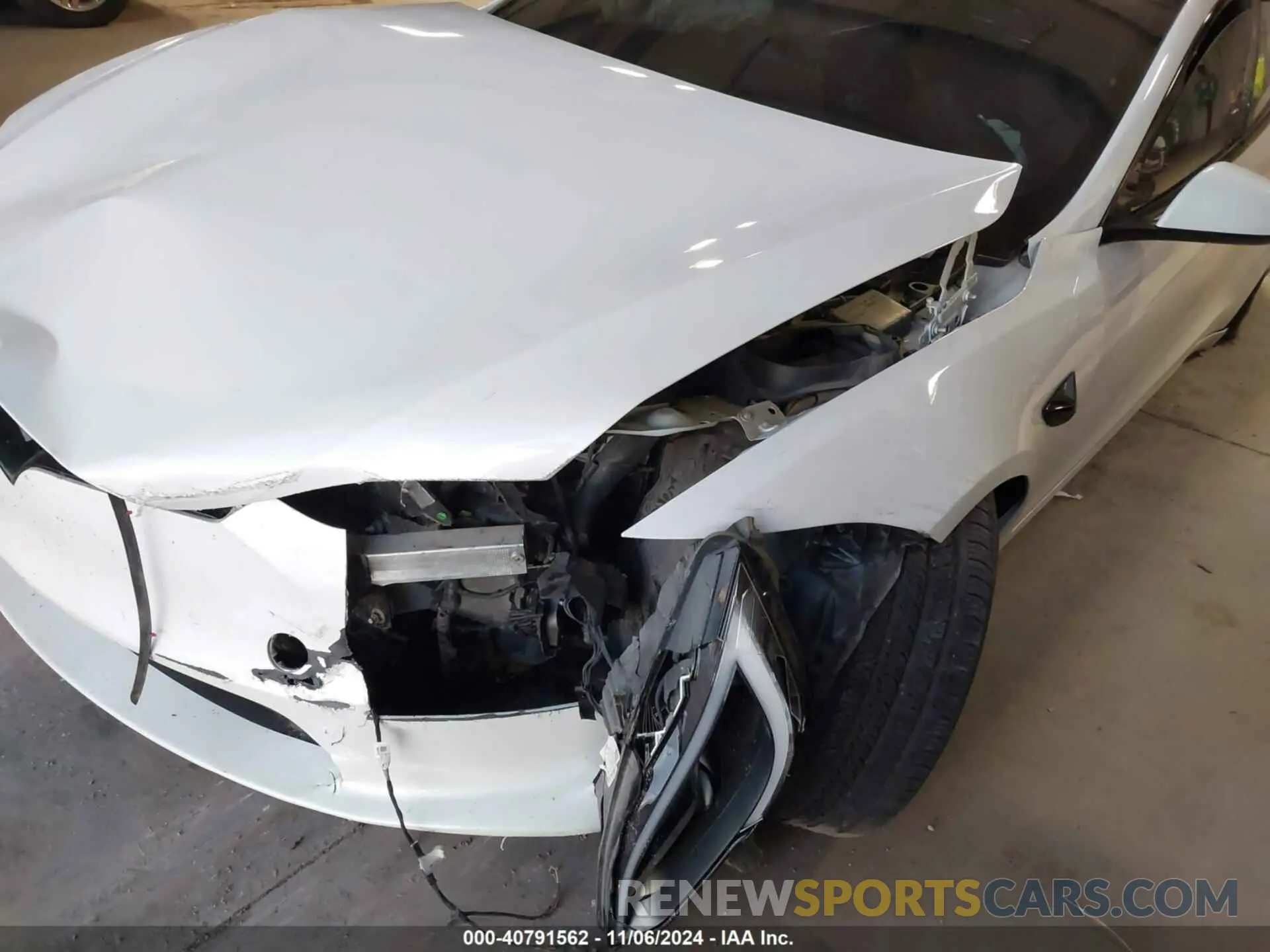 6 fotografías del automóvil dañado 5YJSA1E56NF476424 TESLA MODEL S 2022
