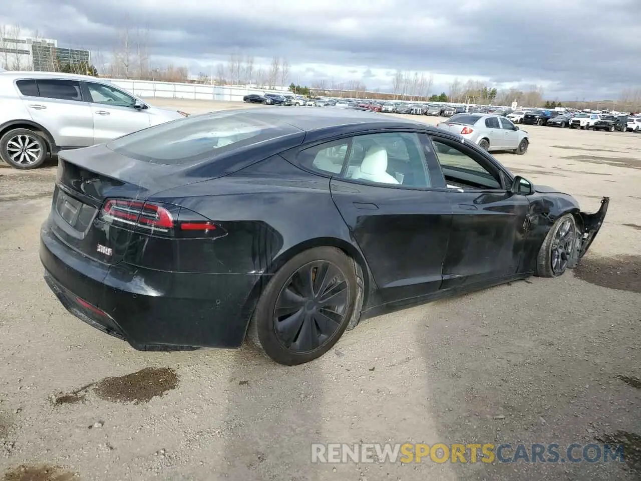 3 fotografías del automóvil dañado 5YJSA1E56NF479033 TESLA MODEL S 2022