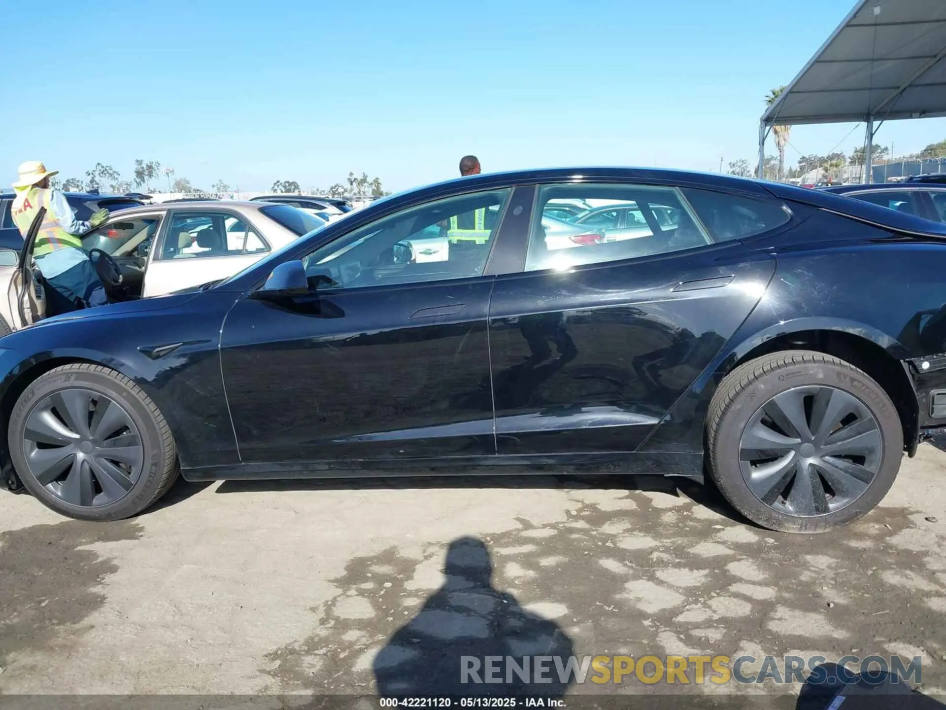 14 fotografías del automóvil dañado 5YJSA1E56NF492915 TESLA MODEL S 2022