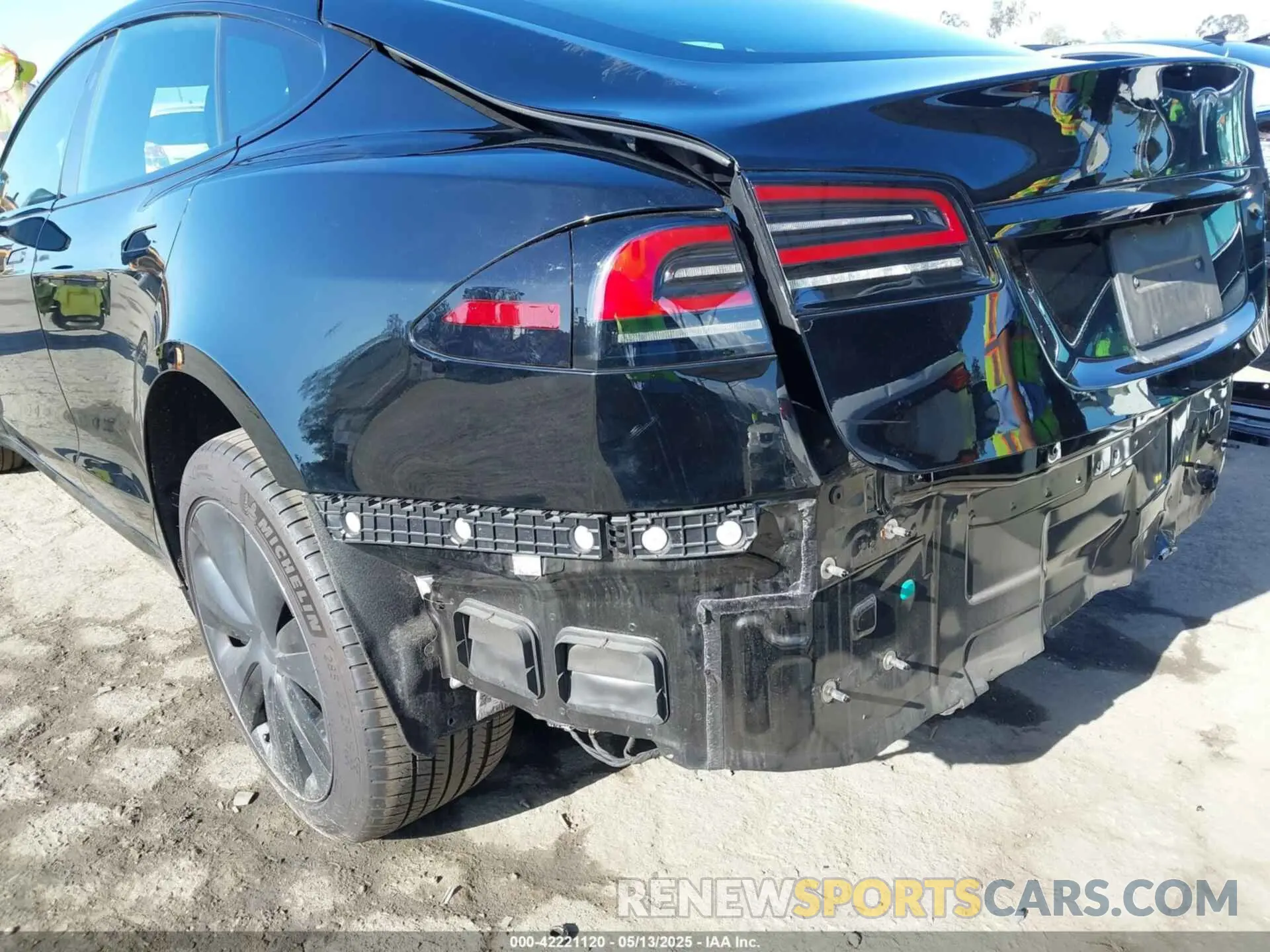 21 fotografías del automóvil dañado 5YJSA1E56NF492915 TESLA MODEL S 2022