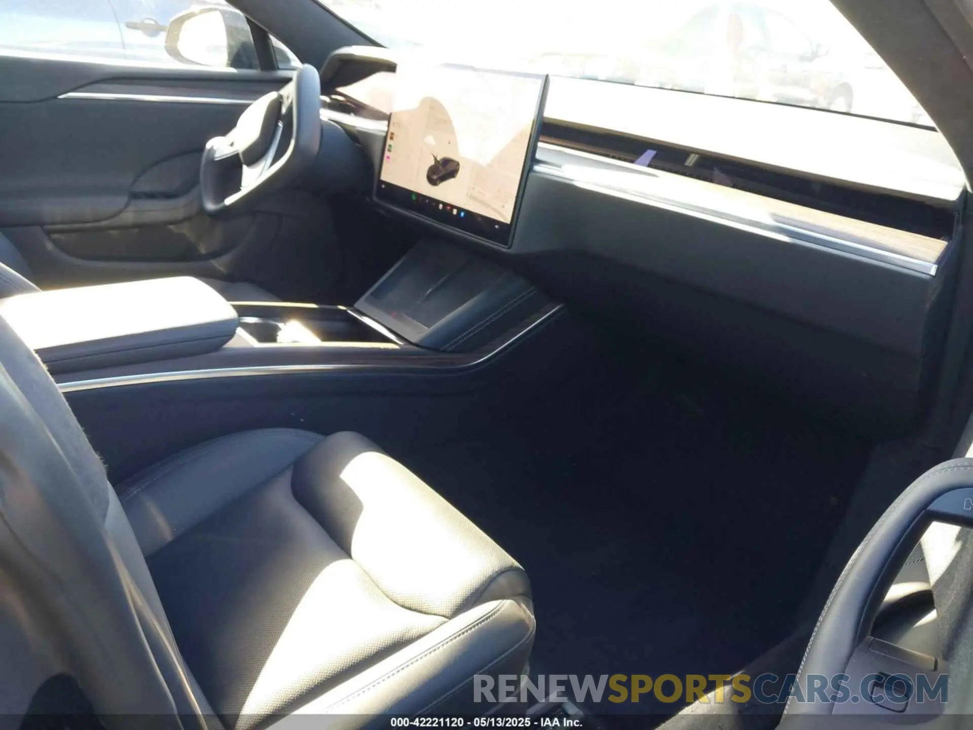 5 fotografías del automóvil dañado 5YJSA1E56NF492915 TESLA MODEL S 2022