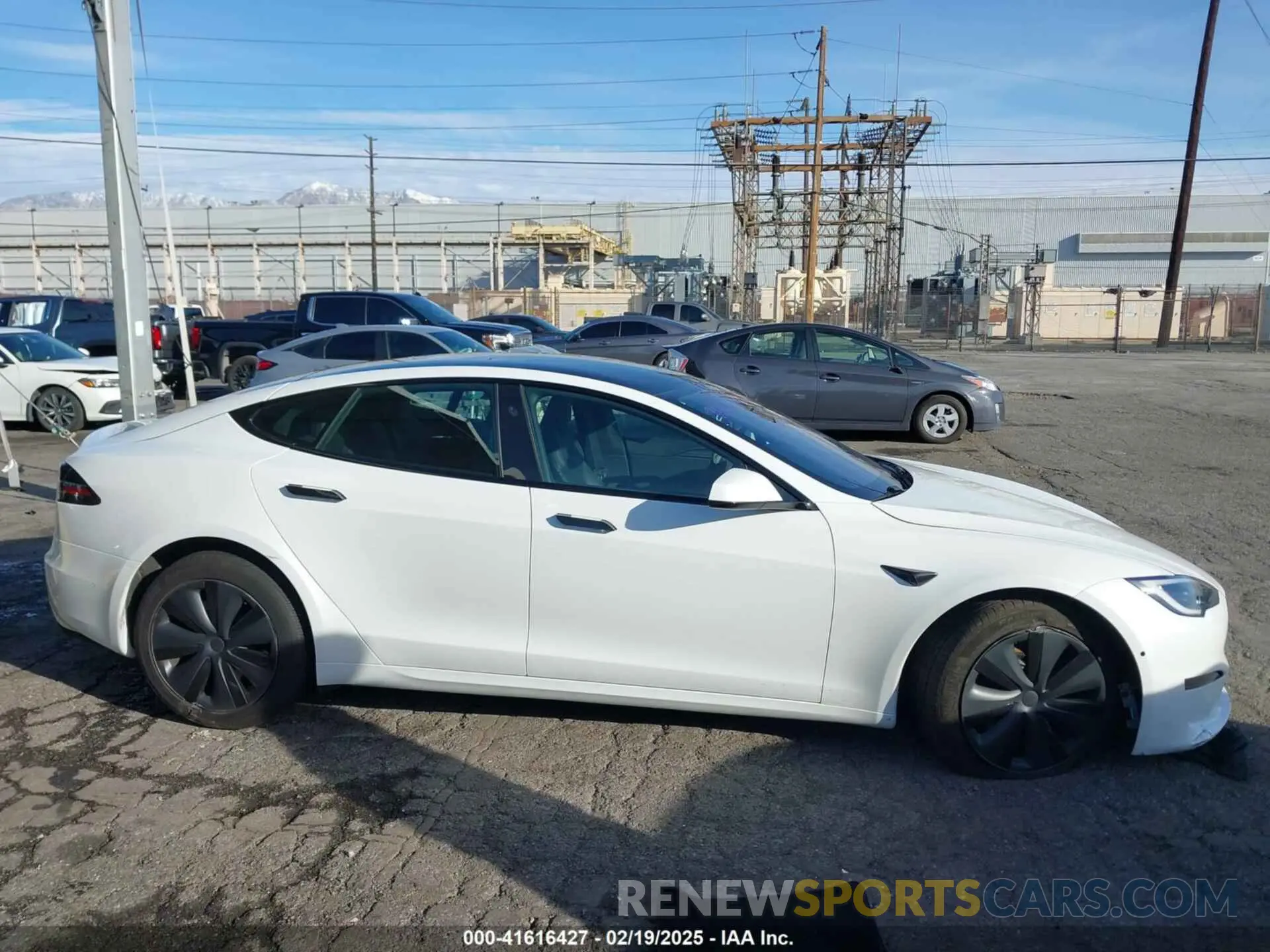 12 fotografías del automóvil dañado 5YJSA1E56NF493062 TESLA MODEL S 2022