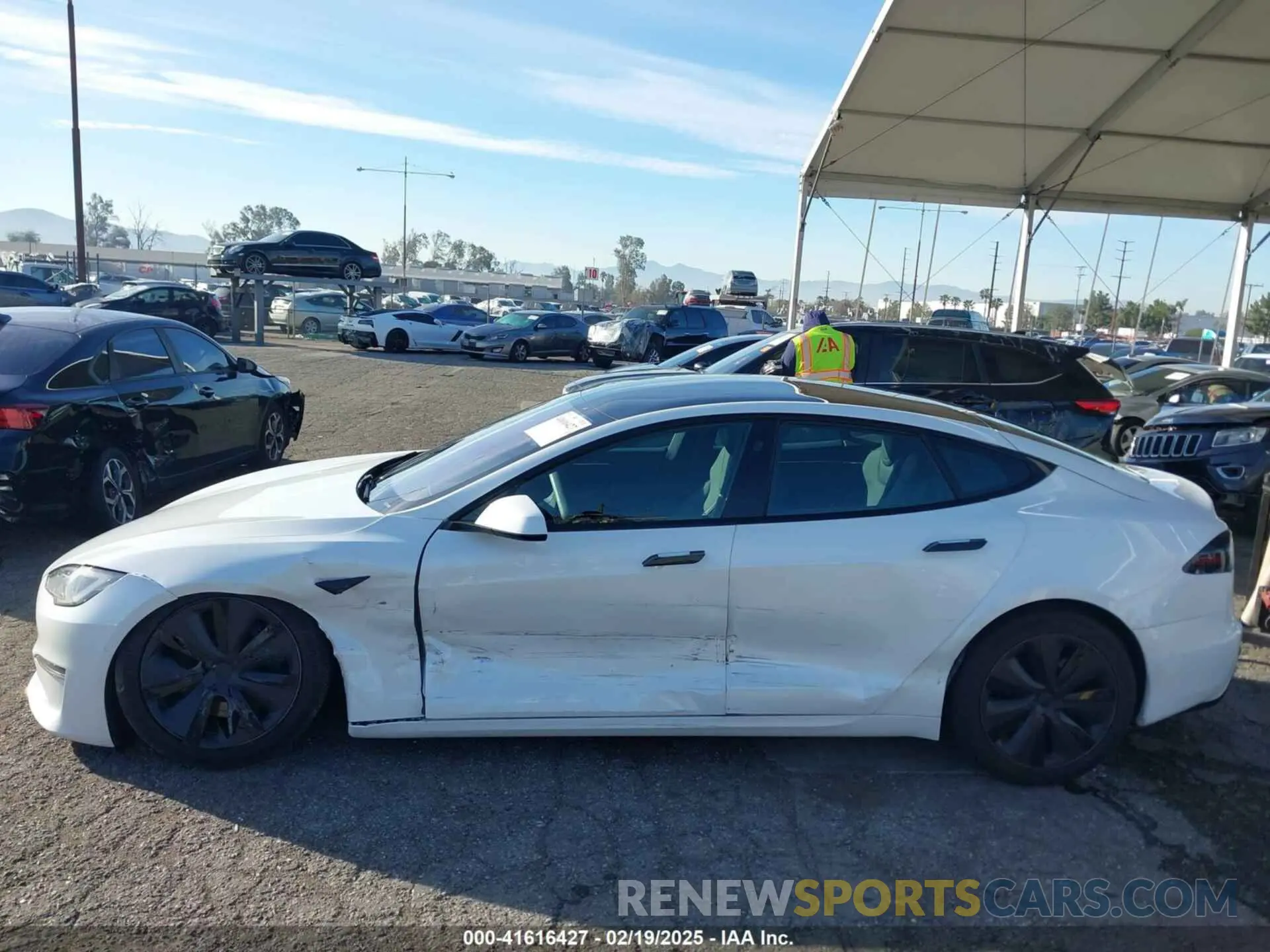 13 fotografías del automóvil dañado 5YJSA1E56NF493062 TESLA MODEL S 2022