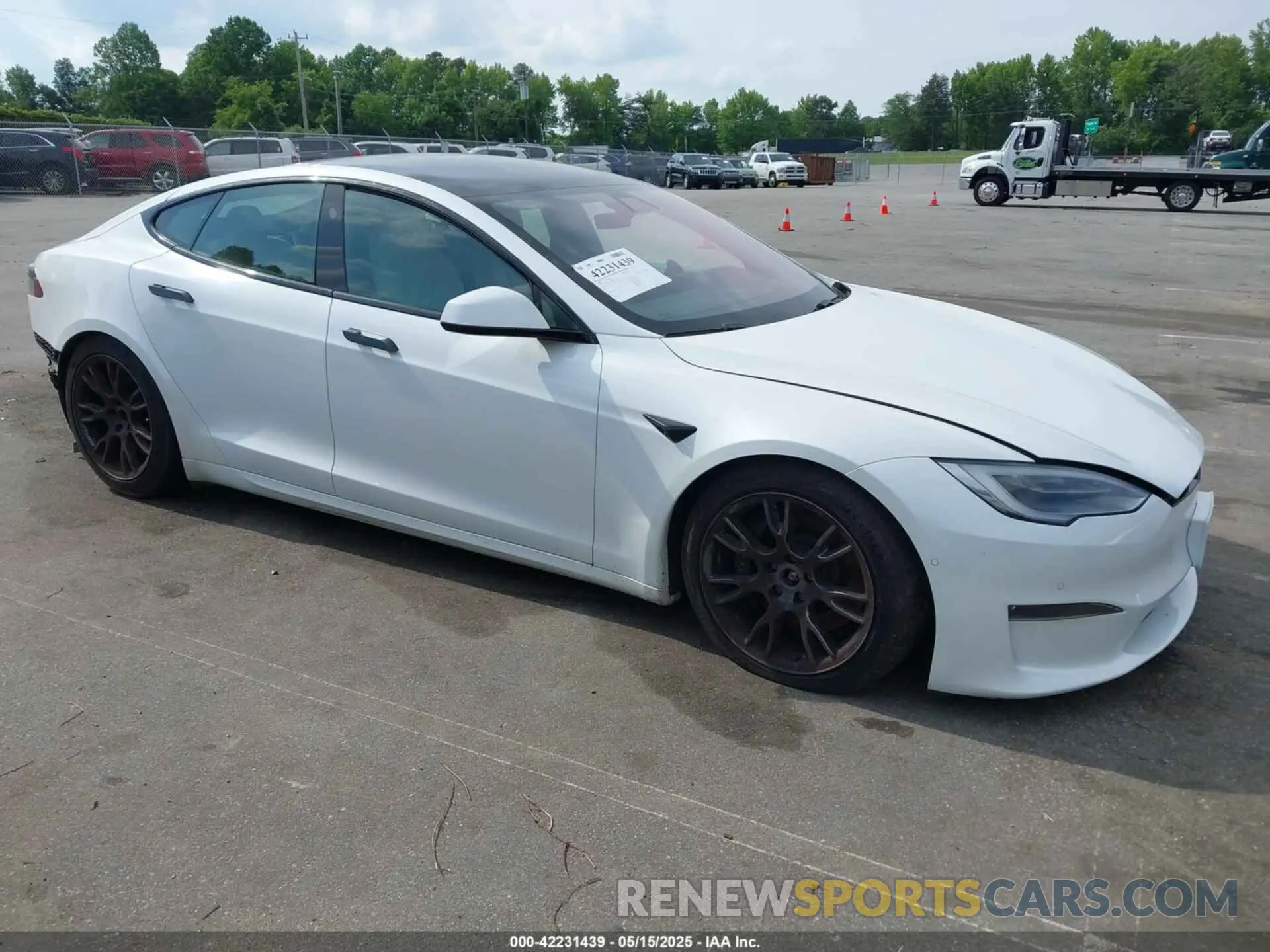 1 fotografías del automóvil dañado 5YJSA1E57NF462175 TESLA MODEL S 2022