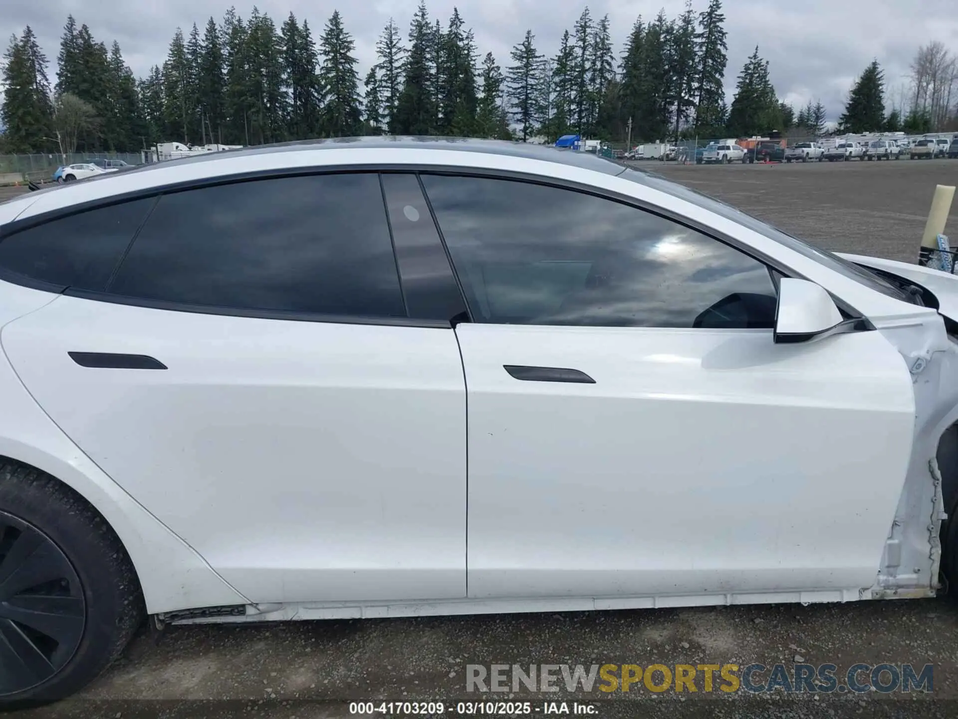 14 fotografías del automóvil dañado 5YJSA1E57NF473970 TESLA MODEL S 2022