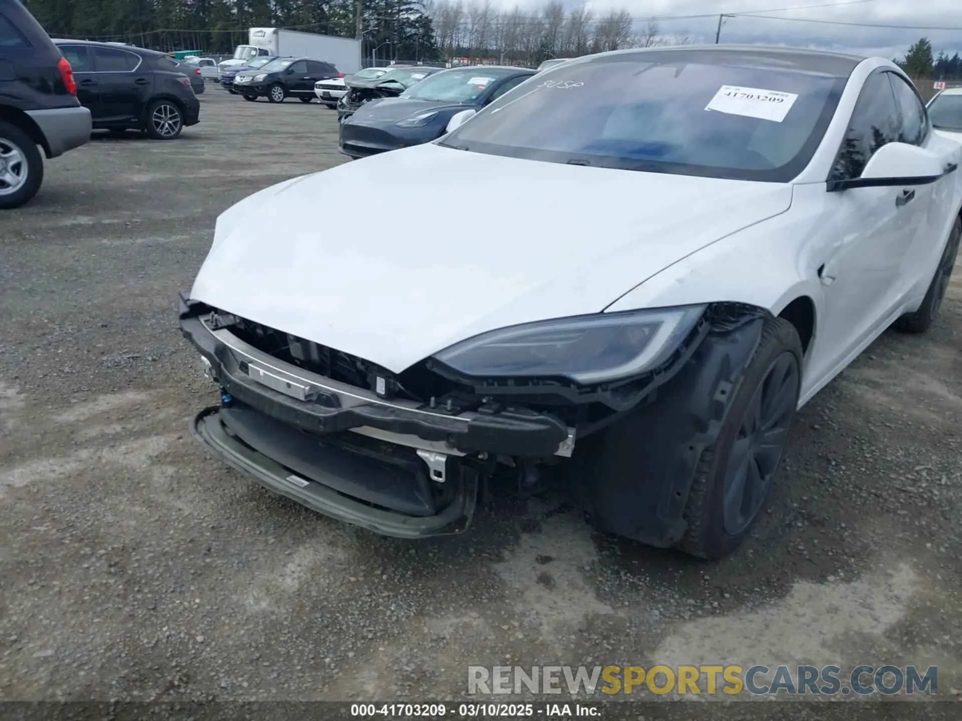 21 fotografías del automóvil dañado 5YJSA1E57NF473970 TESLA MODEL S 2022