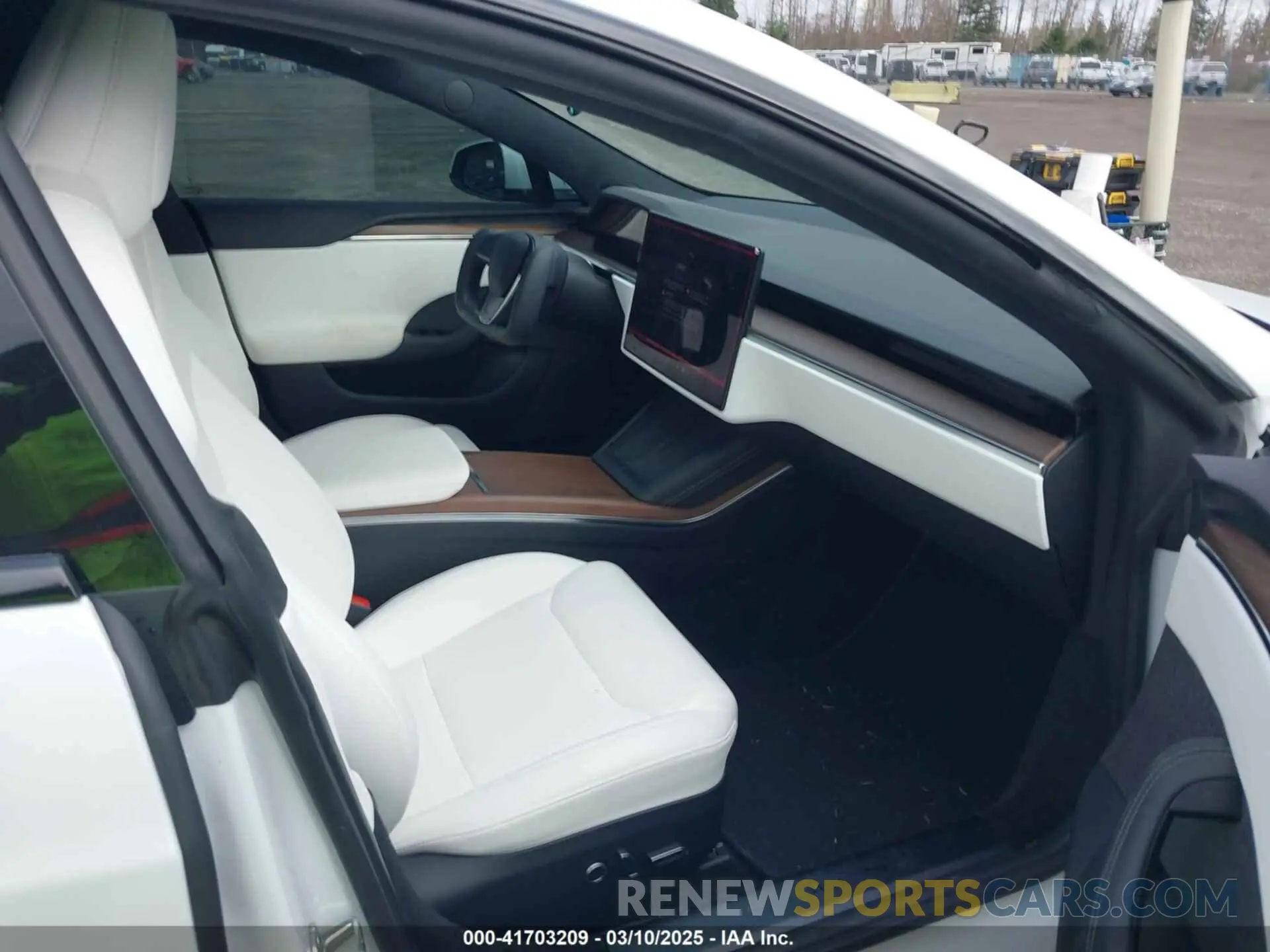 5 fotografías del automóvil dañado 5YJSA1E57NF473970 TESLA MODEL S 2022