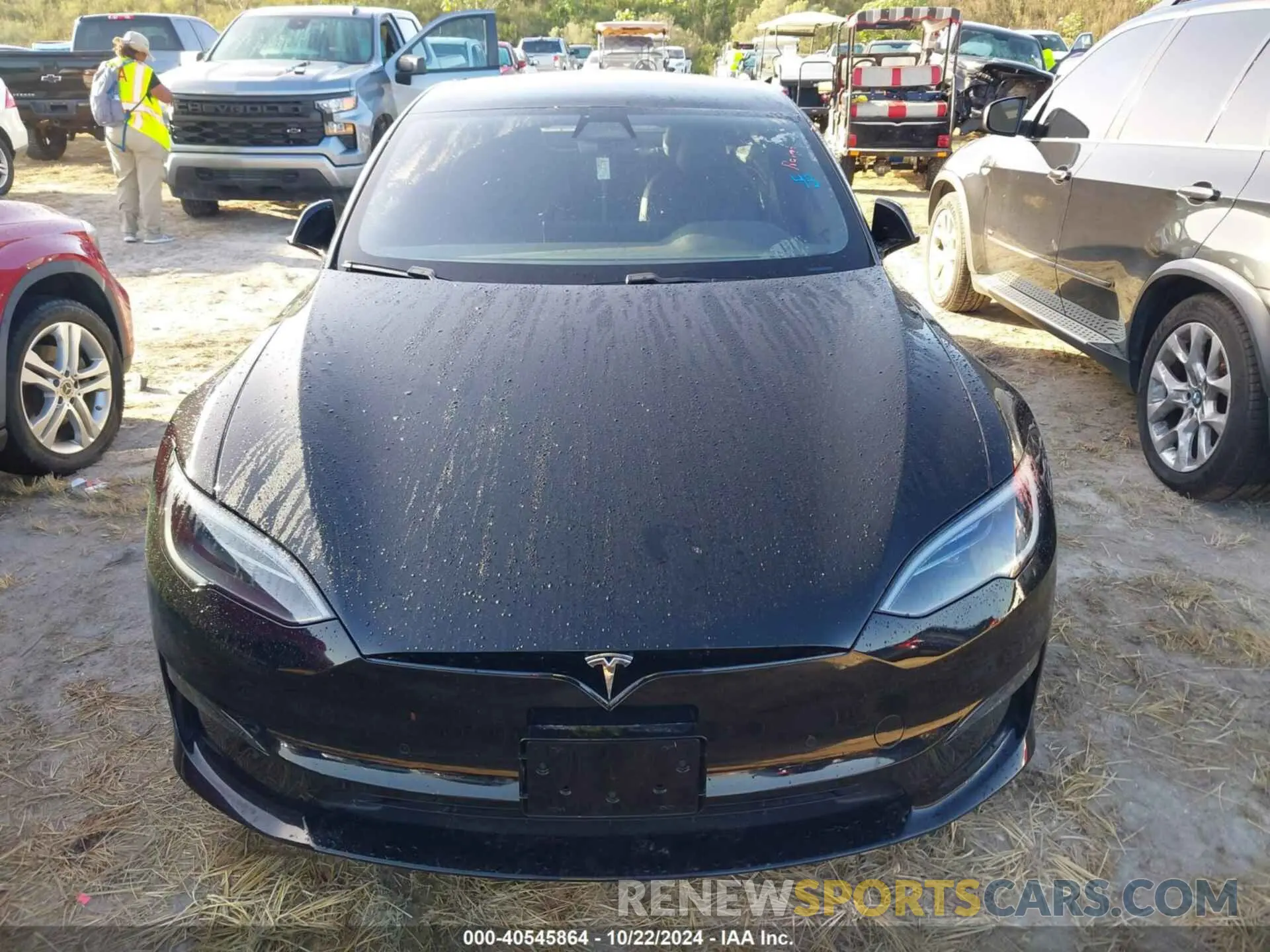 11 fotografías del automóvil dañado 5YJSA1E57NF477176 TESLA MODEL S 2022