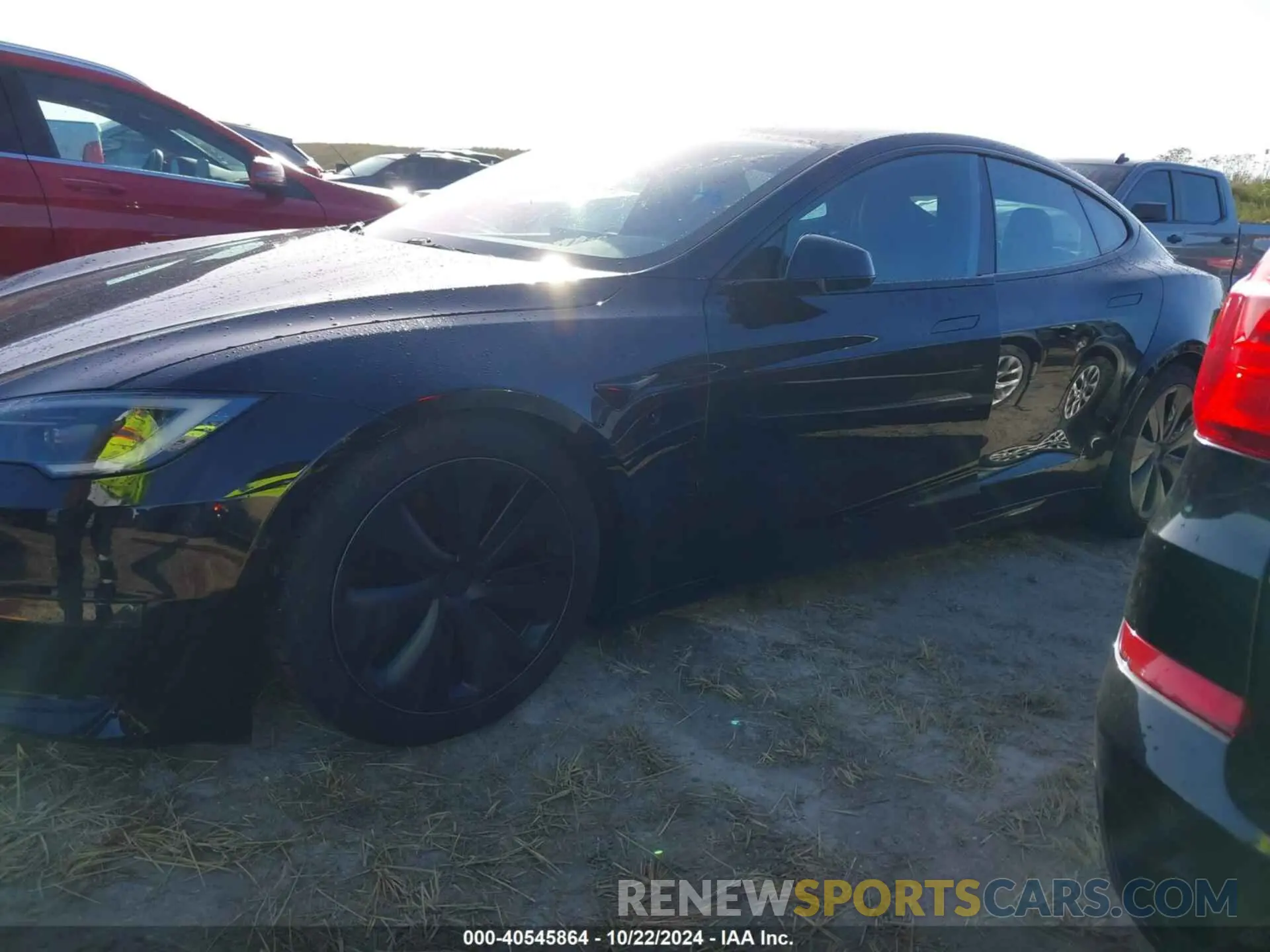 13 fotografías del automóvil dañado 5YJSA1E57NF477176 TESLA MODEL S 2022