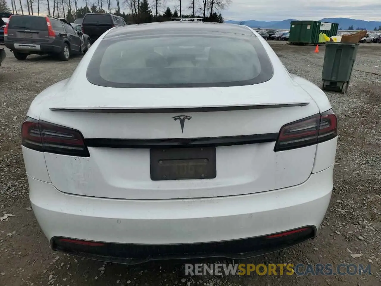 6 fotografías del automóvil dañado 5YJSA1E57NF483351 TESLA MODEL S 2022