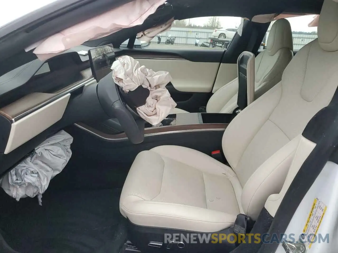 7 fotografías del automóvil dañado 5YJSA1E57NF483351 TESLA MODEL S 2022
