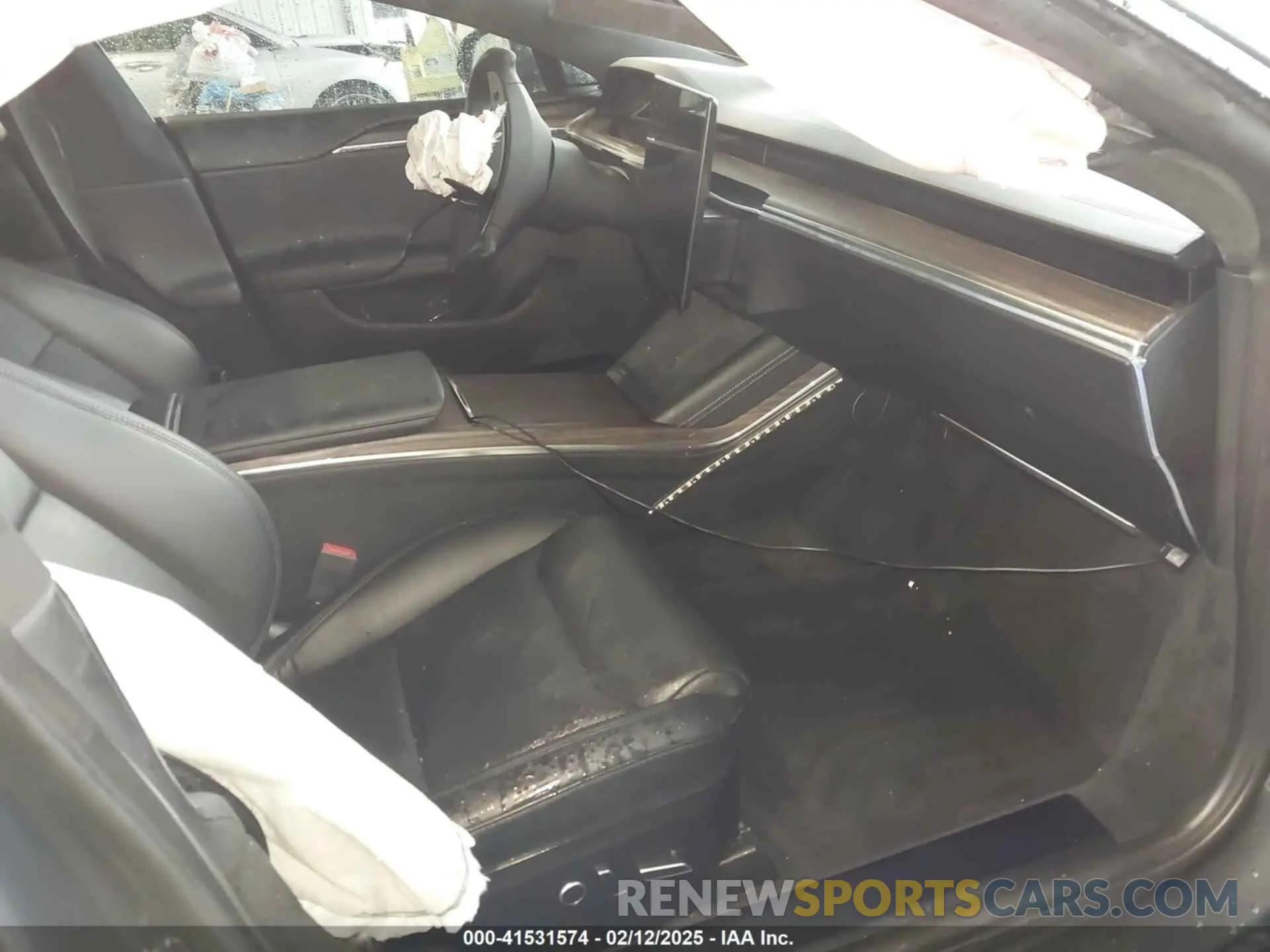 5 fotografías del automóvil dañado 5YJSA1E57NF484158 TESLA MODEL S 2022