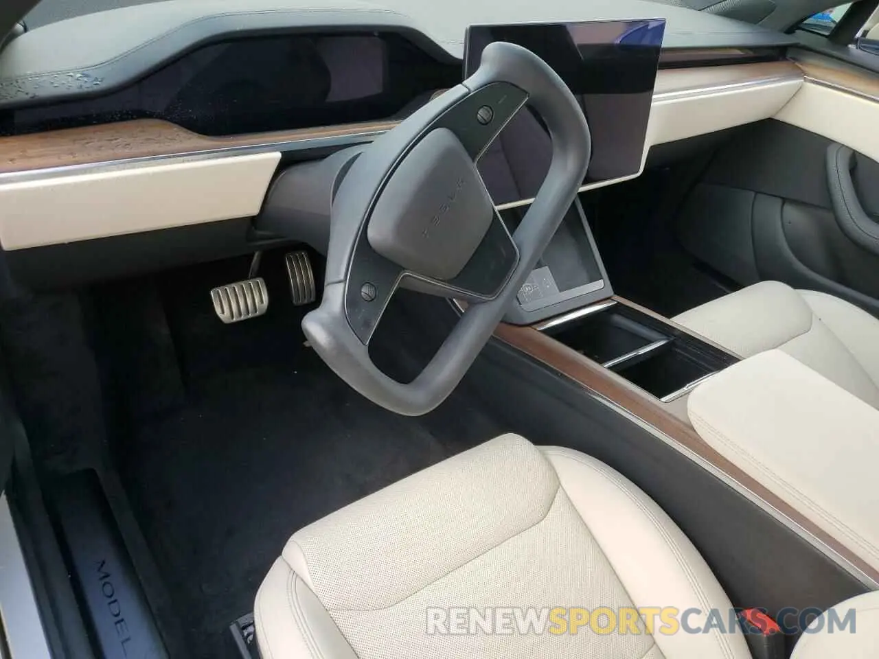 8 fotografías del automóvil dañado 5YJSA1E57NF487464 TESLA MODEL S 2022