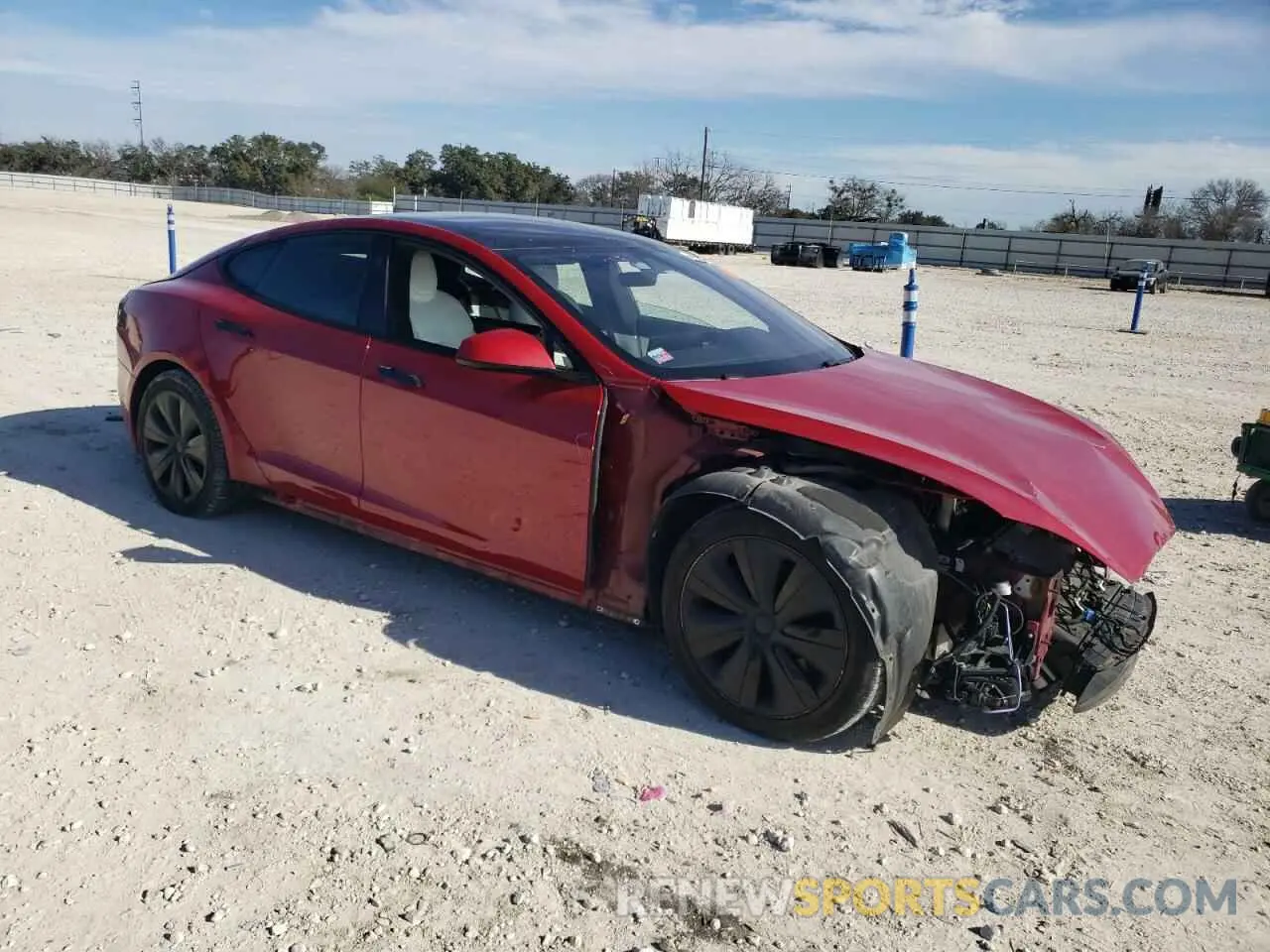 4 fotografías del automóvil dañado 5YJSA1E57NF488727 TESLA MODEL S 2022