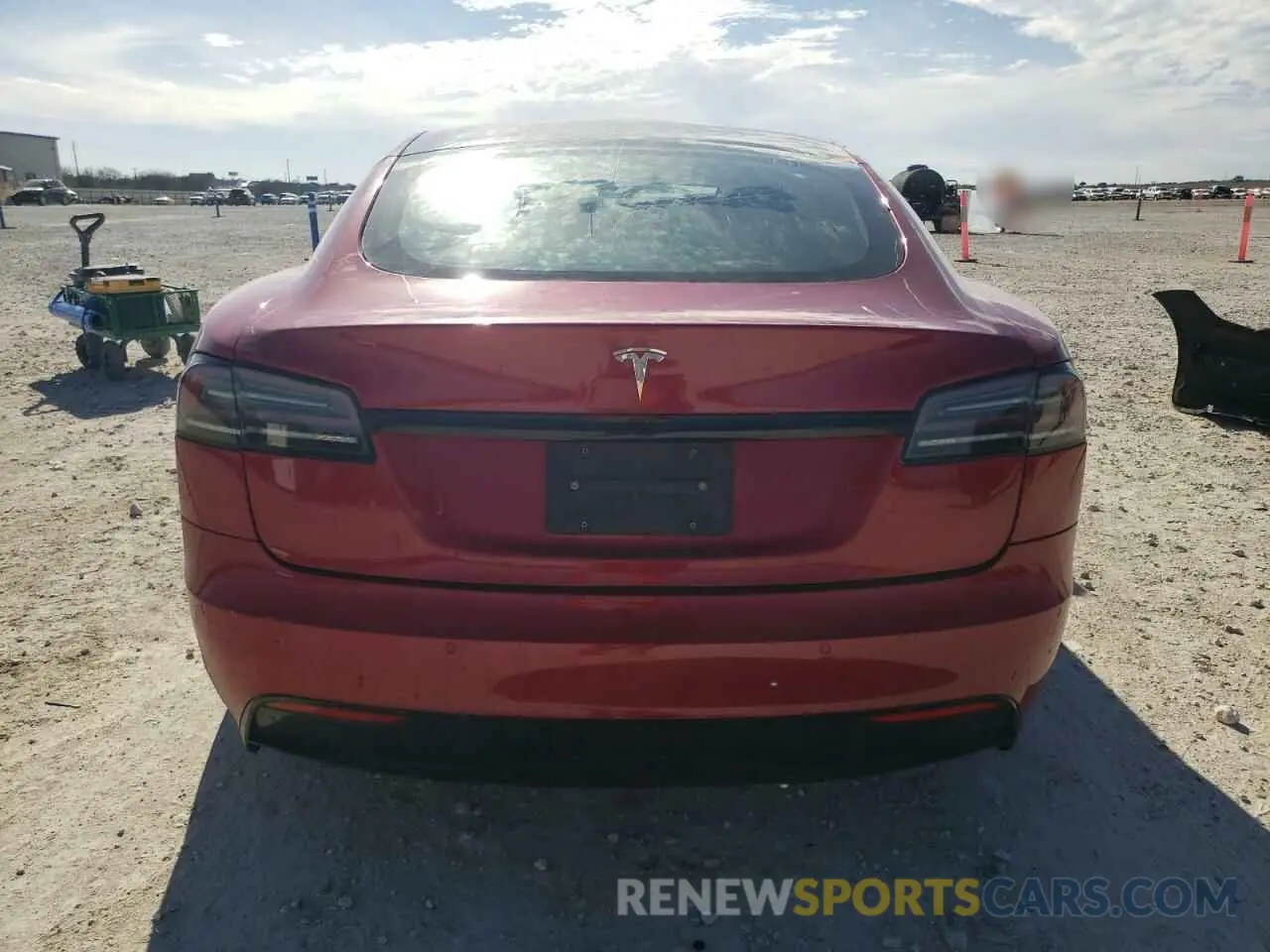 6 fotografías del automóvil dañado 5YJSA1E57NF488727 TESLA MODEL S 2022