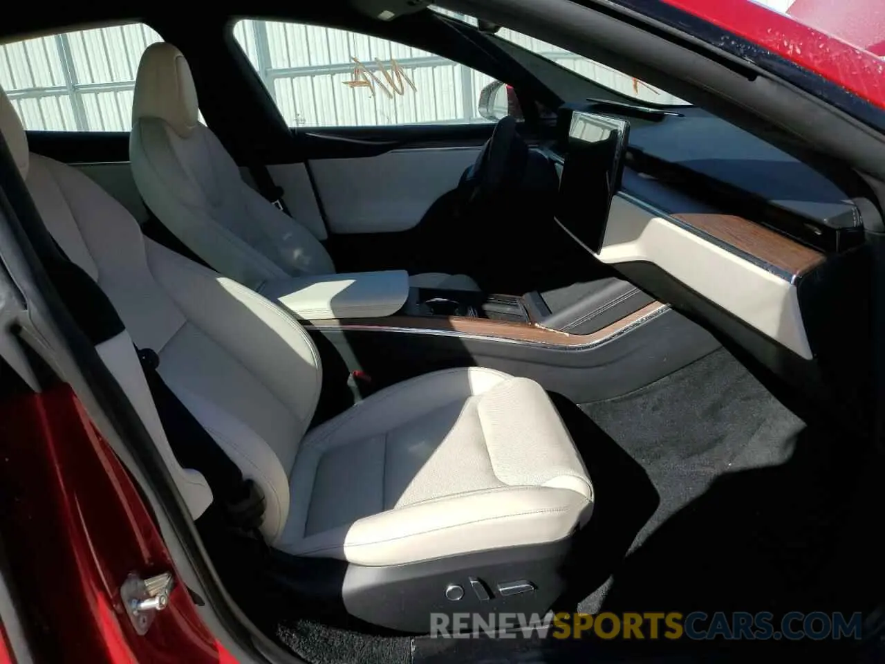 5 fotografías del automóvil dañado 5YJSA1E57NF490462 TESLA MODEL S 2022