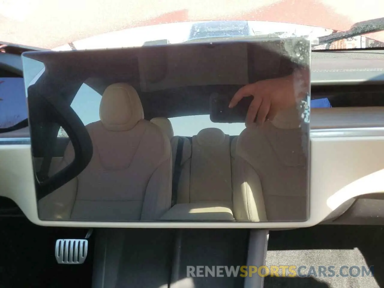 8 fotografías del automóvil dañado 5YJSA1E57NF490462 TESLA MODEL S 2022