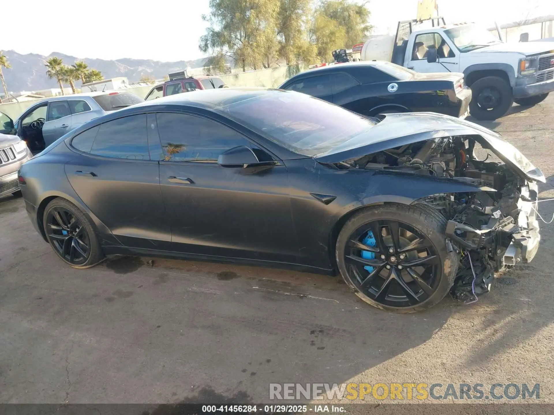 13 fotografías del automóvil dañado 5YJSA1E57NF493457 TESLA MODEL S 2022
