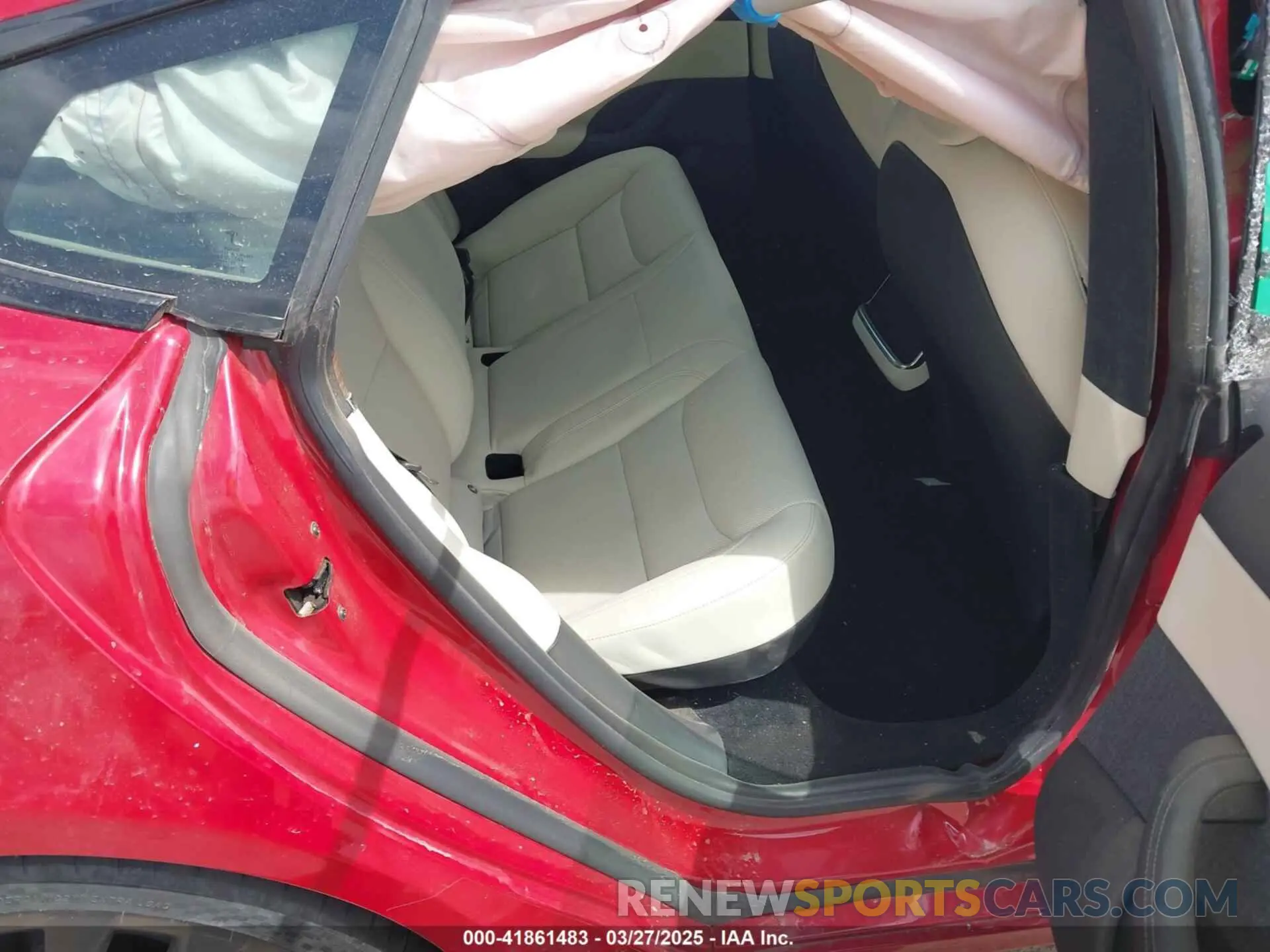 8 fotografías del automóvil dañado 5YJSA1E58NF463643 TESLA MODEL S 2022