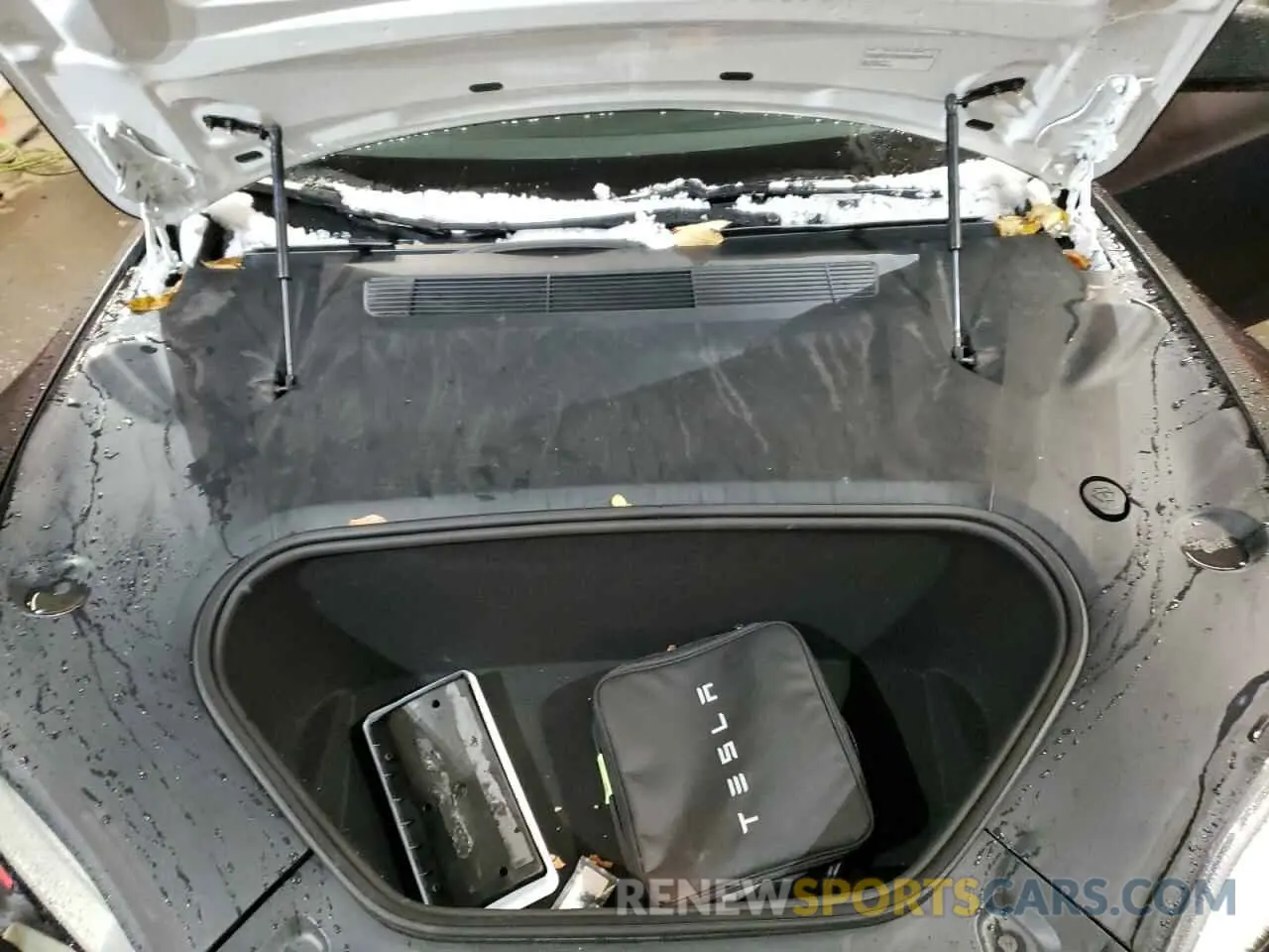 11 fotografías del automóvil dañado 5YJSA1E58NF468129 TESLA MODEL S 2022