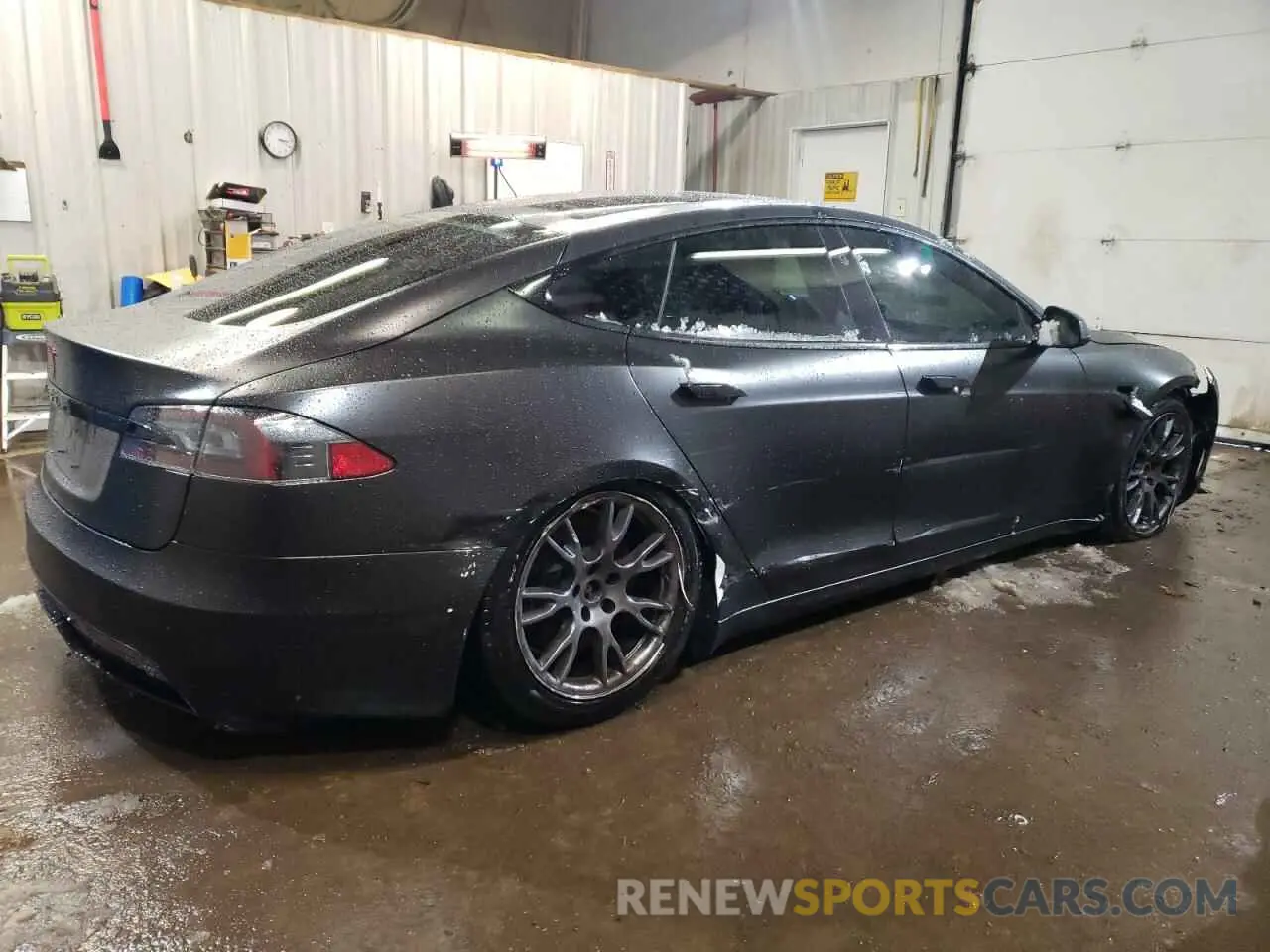 3 fotografías del automóvil dañado 5YJSA1E58NF468129 TESLA MODEL S 2022