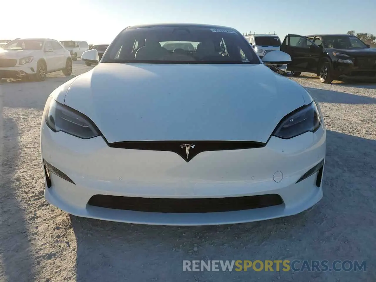5 fotografías del automóvil dañado 5YJSA1E58NF469233 TESLA MODEL S 2022