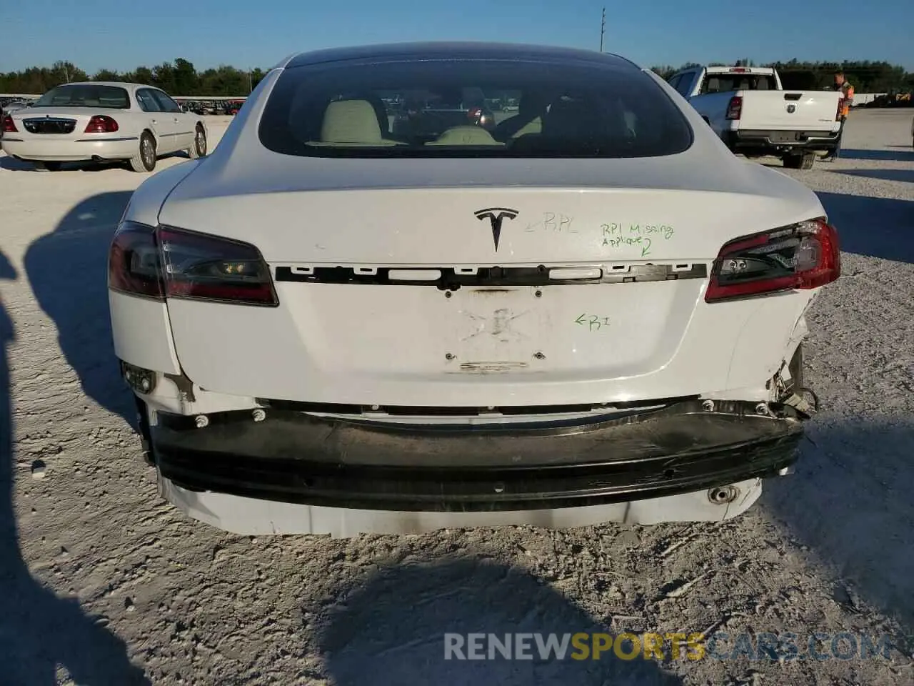 6 fotografías del automóvil dañado 5YJSA1E58NF469233 TESLA MODEL S 2022