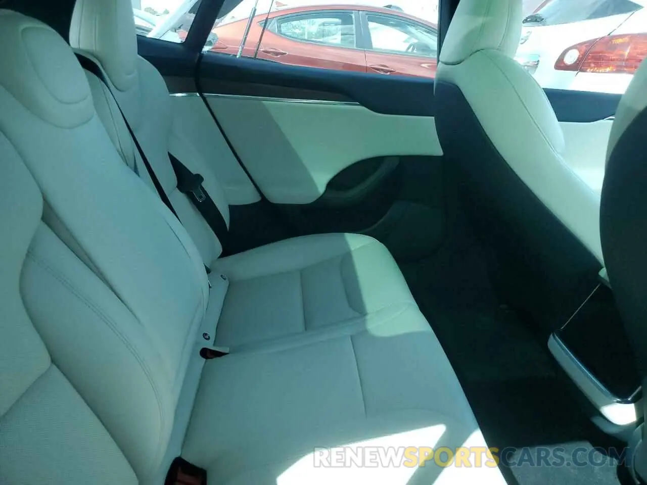 10 fotografías del automóvil dañado 5YJSA1E58NF486999 TESLA MODEL S 2022