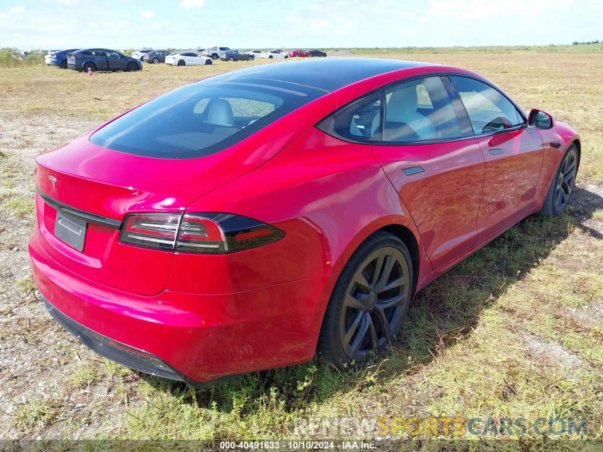 4 fotografías del automóvil dañado 5YJSA1E58NF487909 TESLA MODEL S 2022
