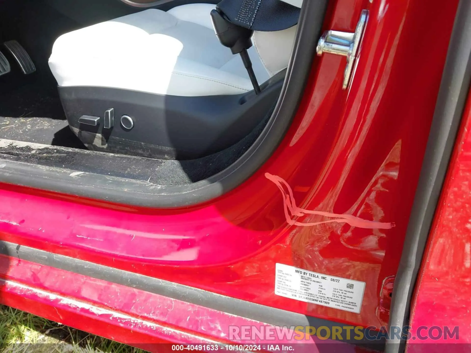 6 fotografías del automóvil dañado 5YJSA1E58NF487909 TESLA MODEL S 2022