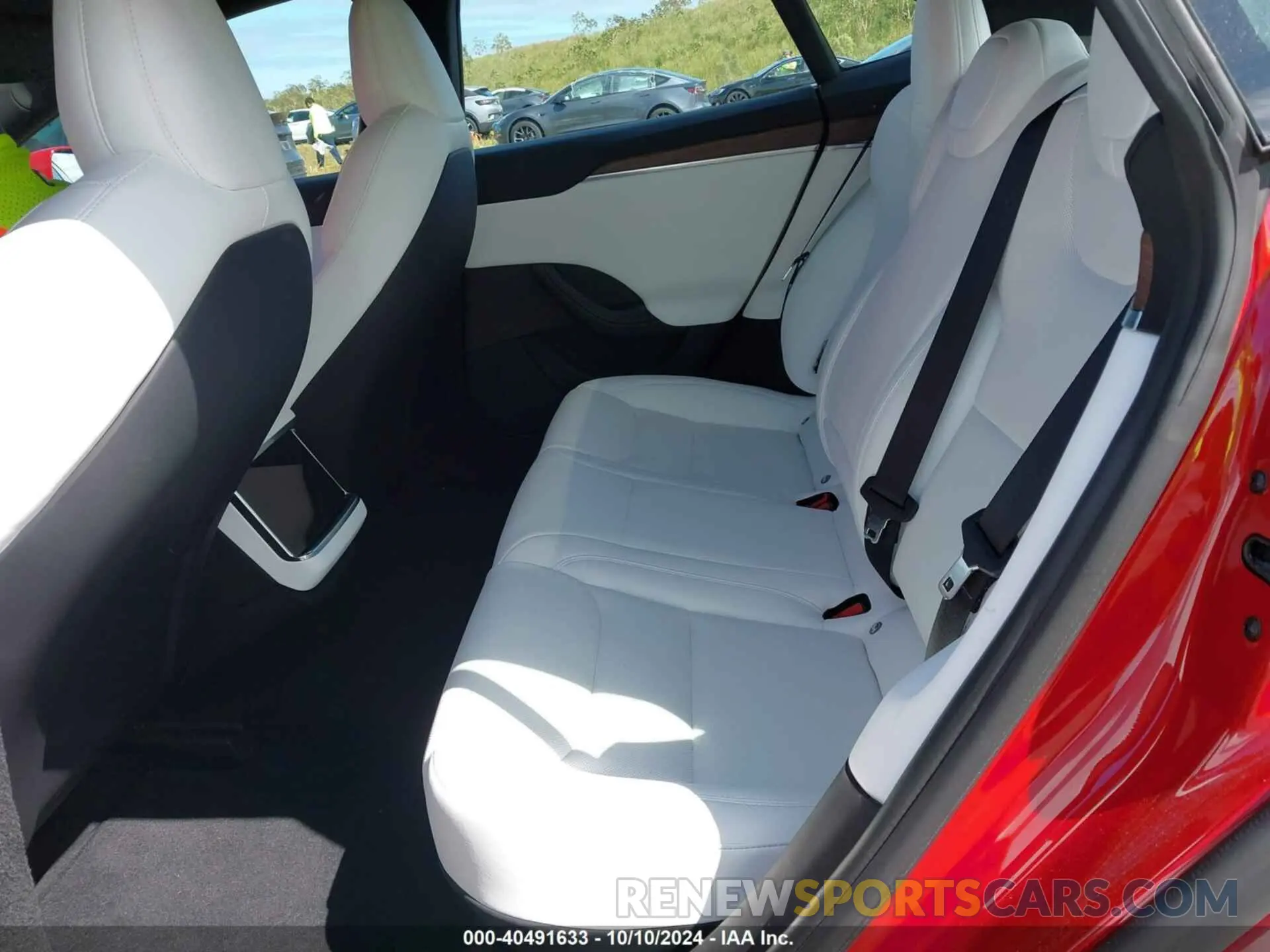 8 fotografías del automóvil dañado 5YJSA1E58NF487909 TESLA MODEL S 2022