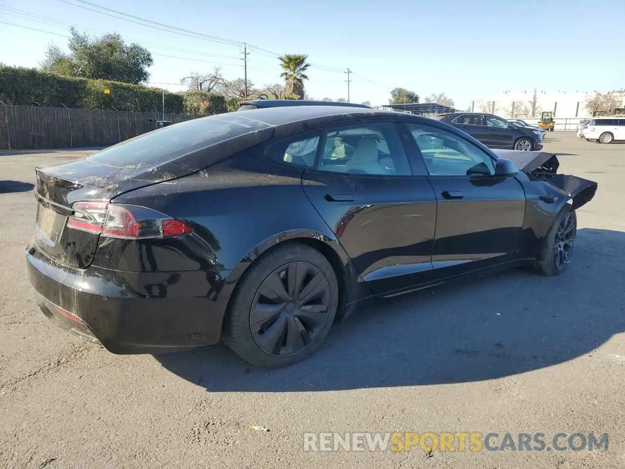 3 fotografías del automóvil dañado 5YJSA1E59NF460010 TESLA MODEL S 2022