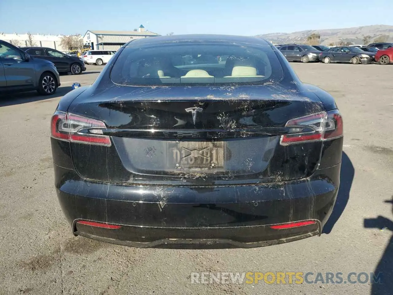 6 fotografías del automóvil dañado 5YJSA1E59NF460010 TESLA MODEL S 2022