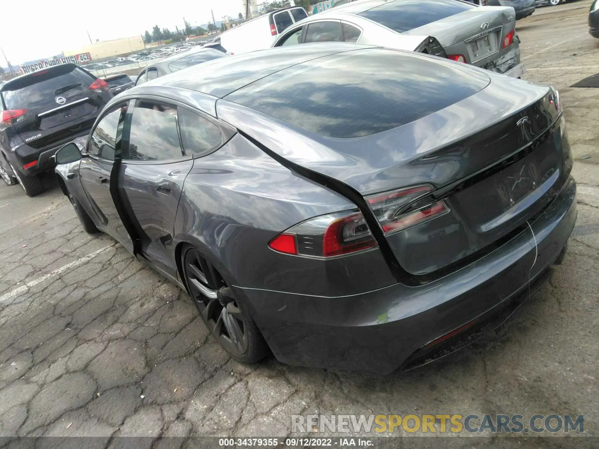 3 fotografías del automóvil dañado 5YJSA1E59NF465126 TESLA MODEL S 2022