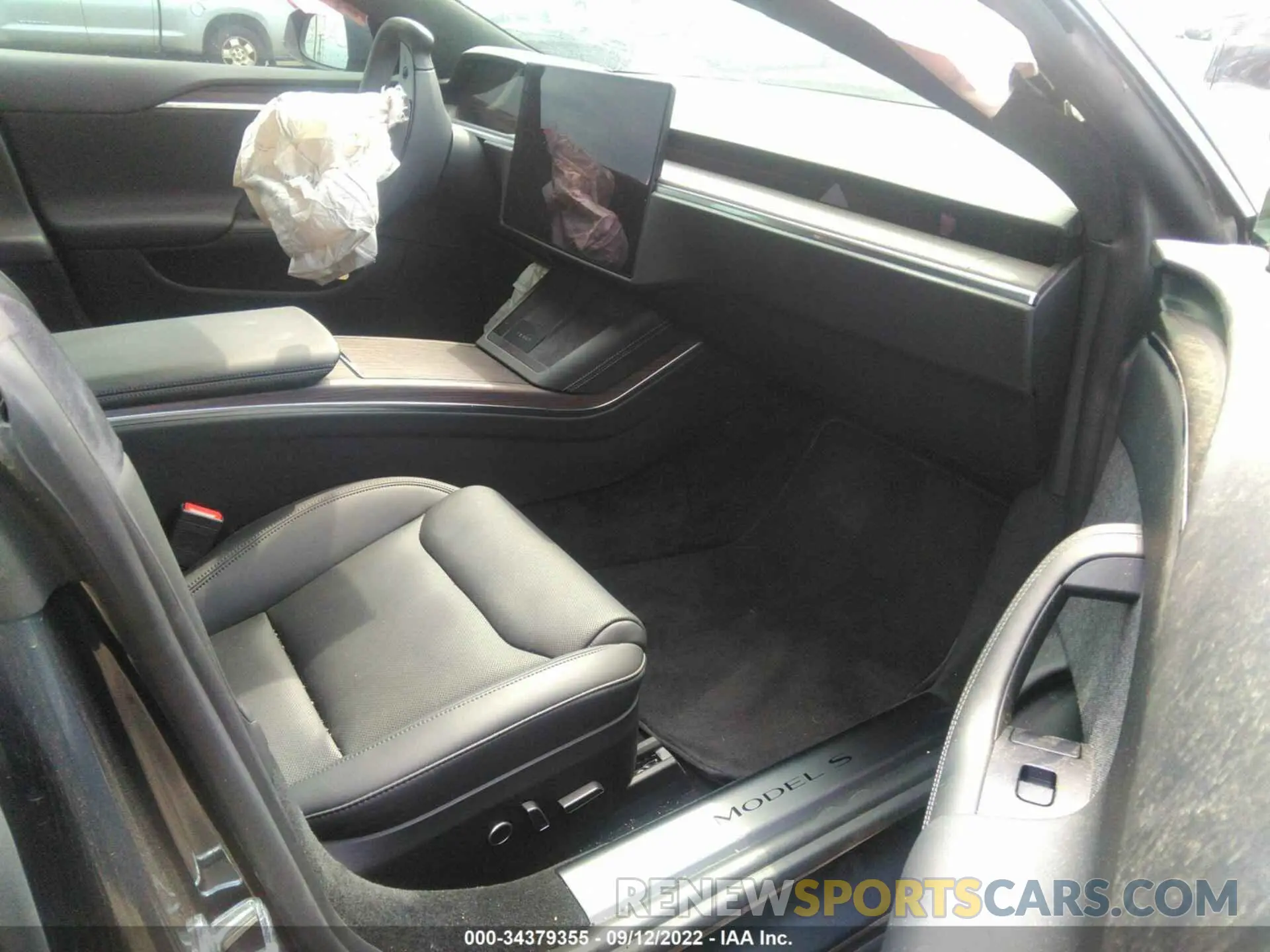 5 fotografías del automóvil dañado 5YJSA1E59NF465126 TESLA MODEL S 2022