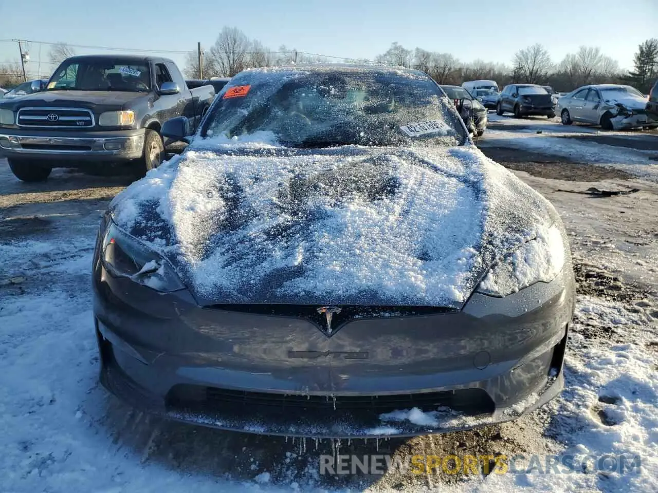 5 fotografías del automóvil dañado 5YJSA1E59NF486526 TESLA MODEL S 2022