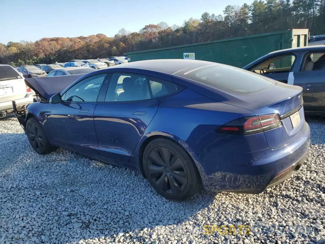 2 fotografías del automóvil dañado 5YJSA1E59NF493119 TESLA MODEL S 2022