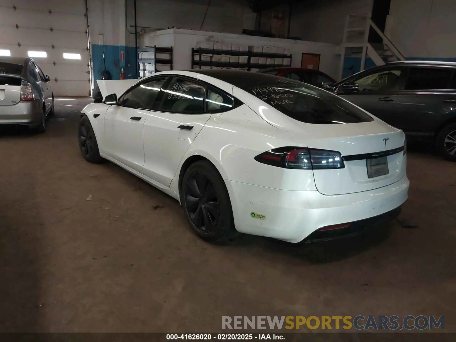 3 fotografías del automóvil dañado 5YJSA1E59NF493914 TESLA MODEL S 2022