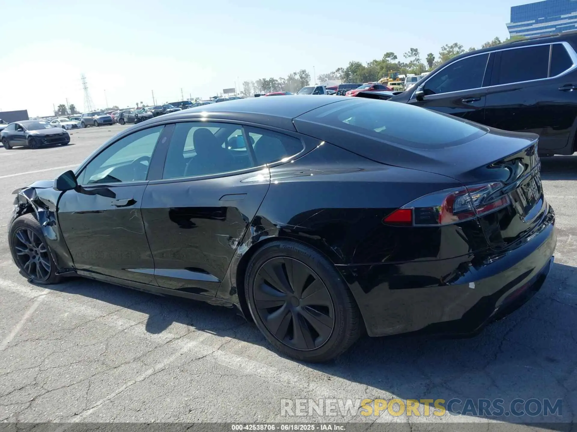 14 fotografías del automóvil dañado 5YJSA1E5XNF467435 TESLA MODEL S 2022