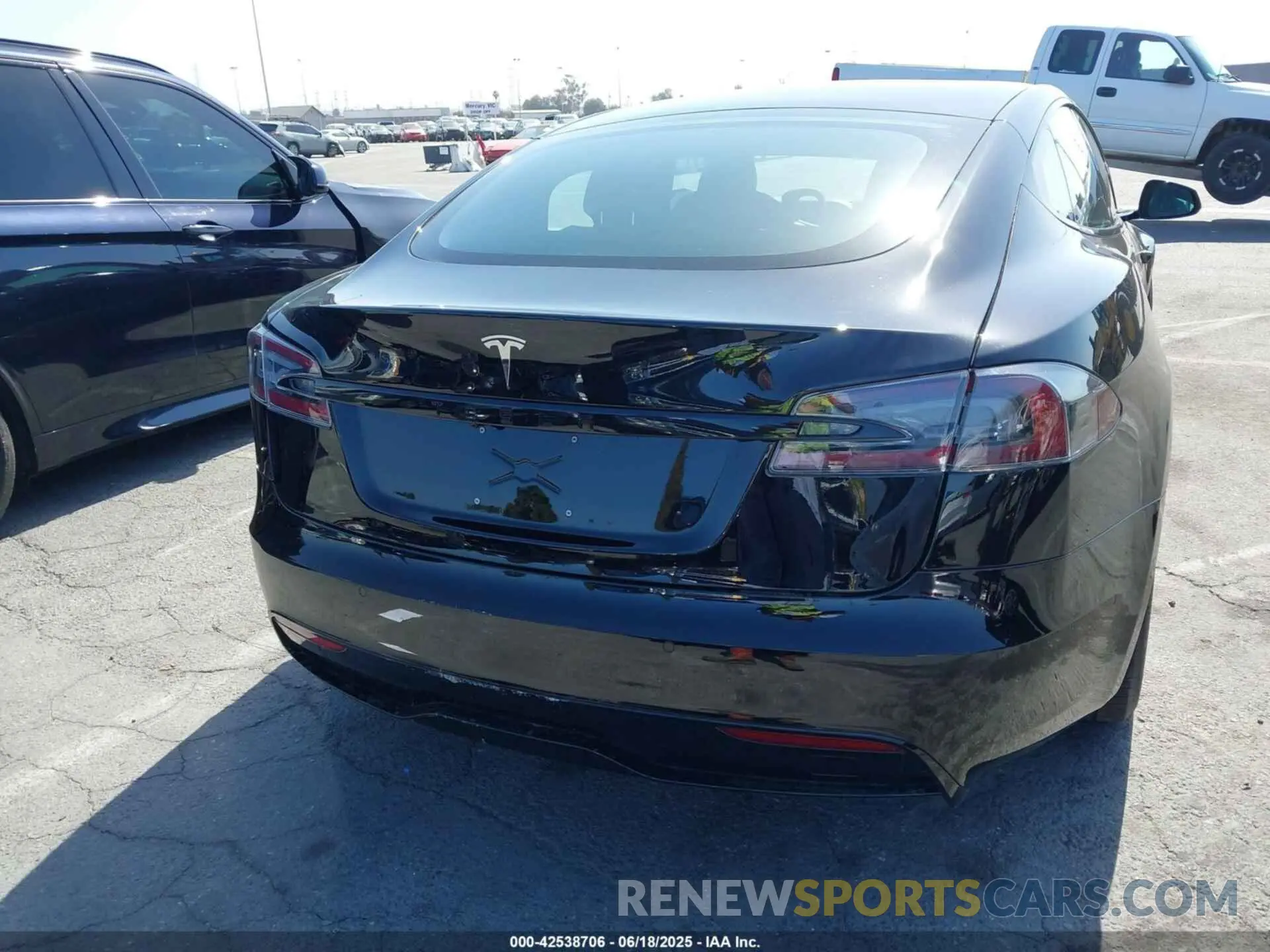 16 fotografías del automóvil dañado 5YJSA1E5XNF467435 TESLA MODEL S 2022