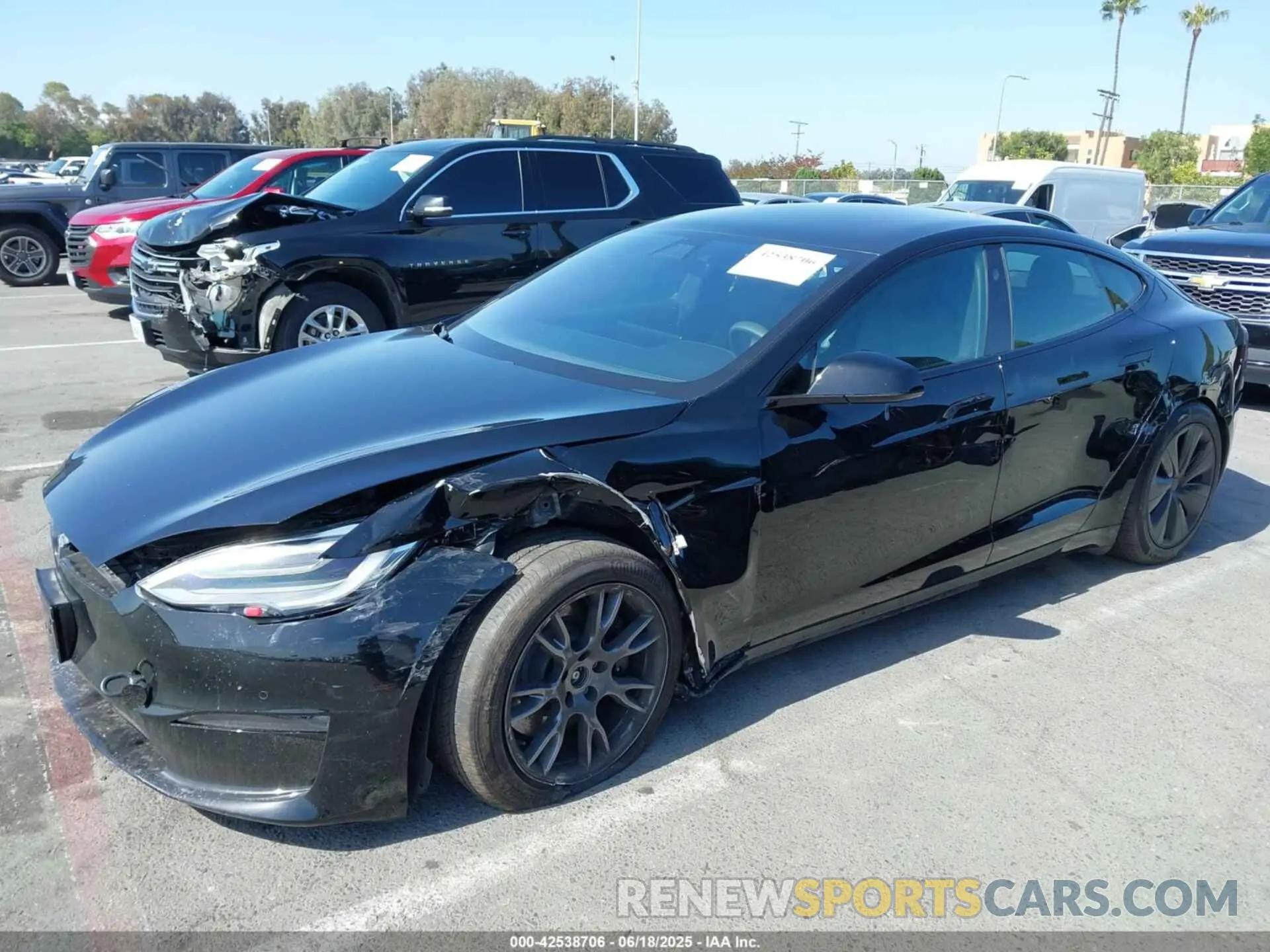 2 fotografías del automóvil dañado 5YJSA1E5XNF467435 TESLA MODEL S 2022