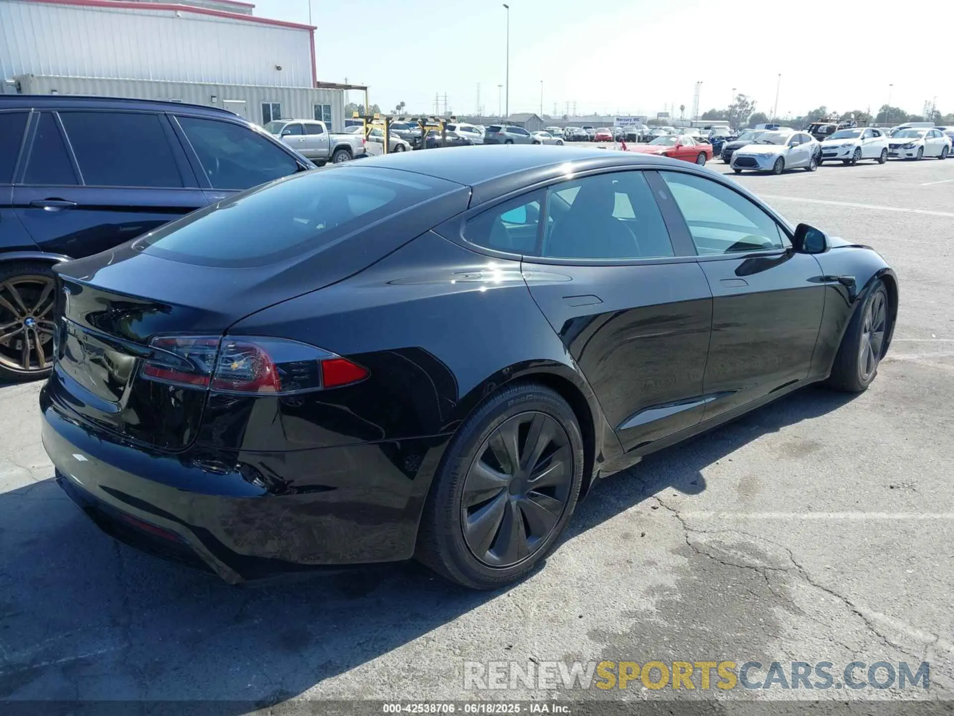 4 fotografías del automóvil dañado 5YJSA1E5XNF467435 TESLA MODEL S 2022