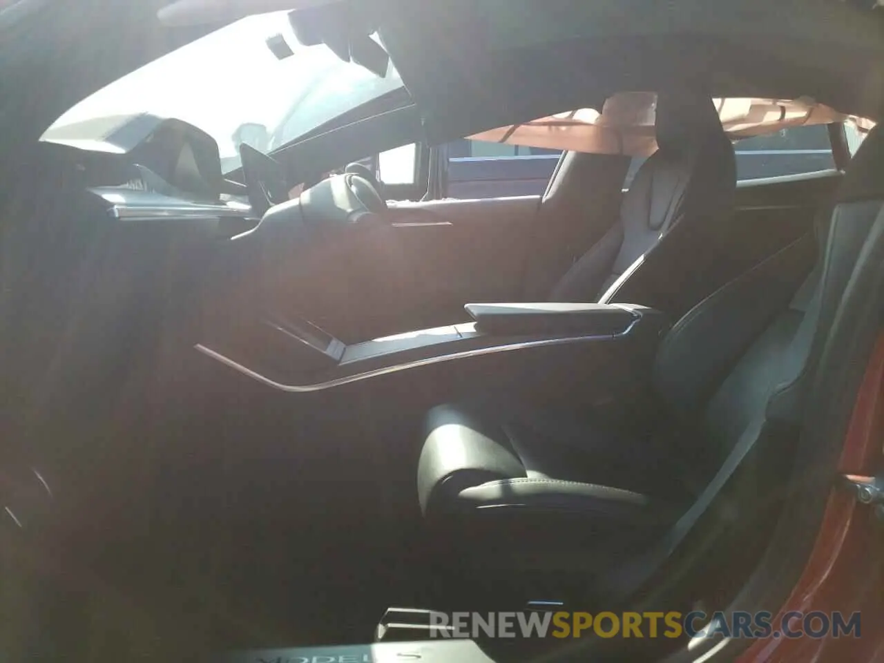 7 fotografías del automóvil dañado 5YJSA1E5XNF476118 TESLA MODEL S 2022