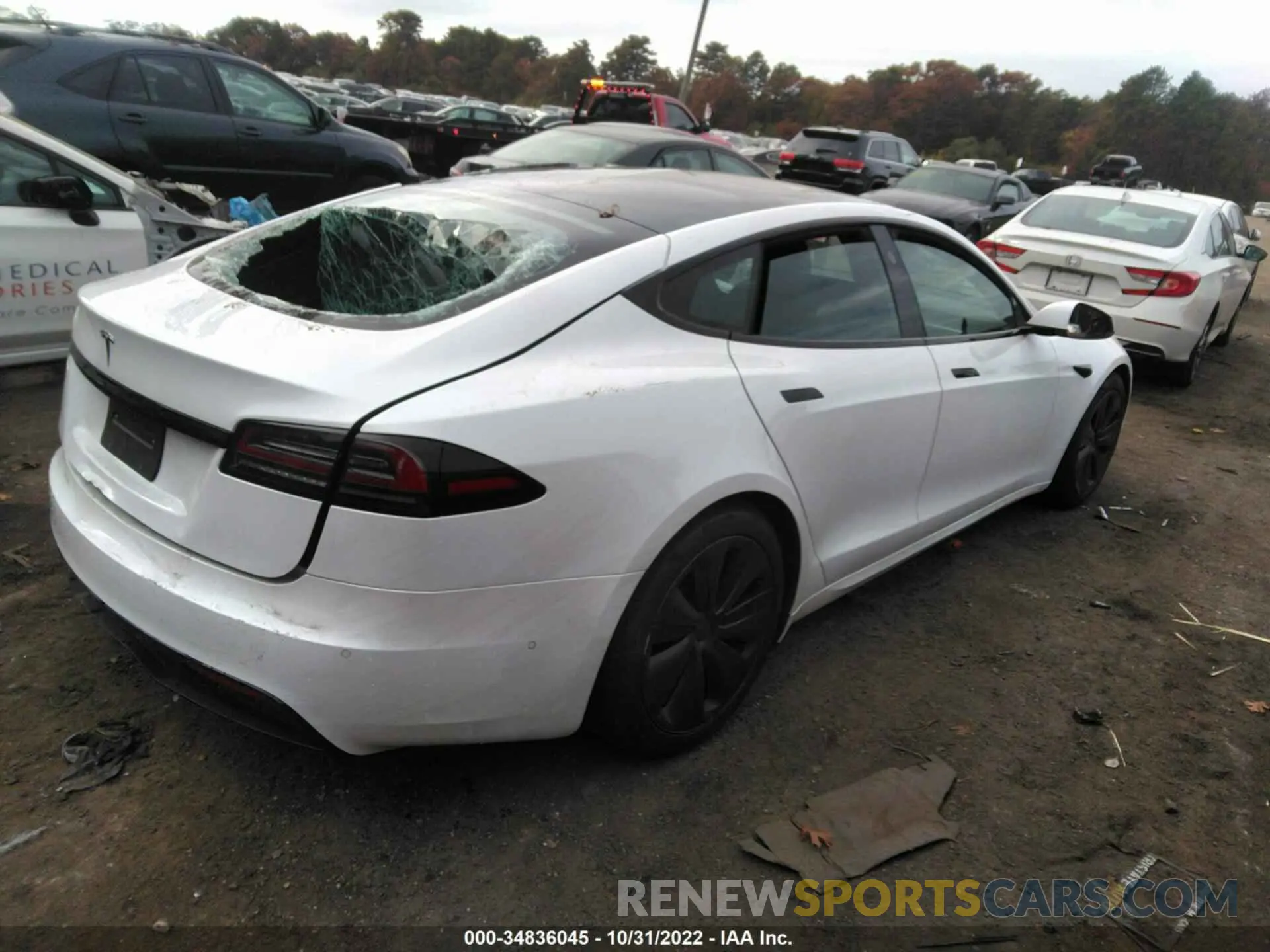 4 fotografías del automóvil dañado 5YJSA1E5XNF486423 TESLA MODEL S 2022