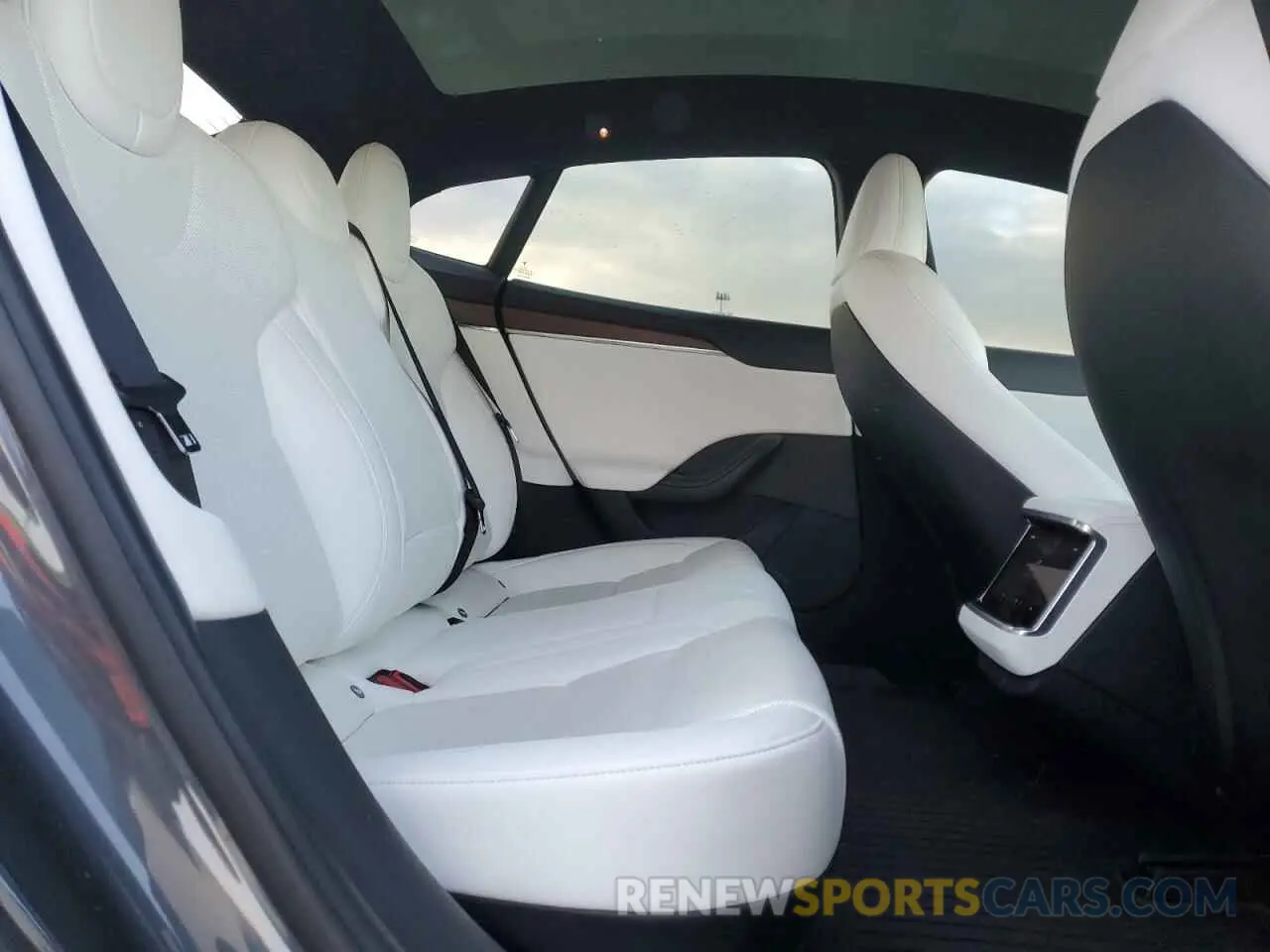 10 fotografías del automóvil dañado 5YJSA1E5XNF489693 TESLA MODEL S 2022