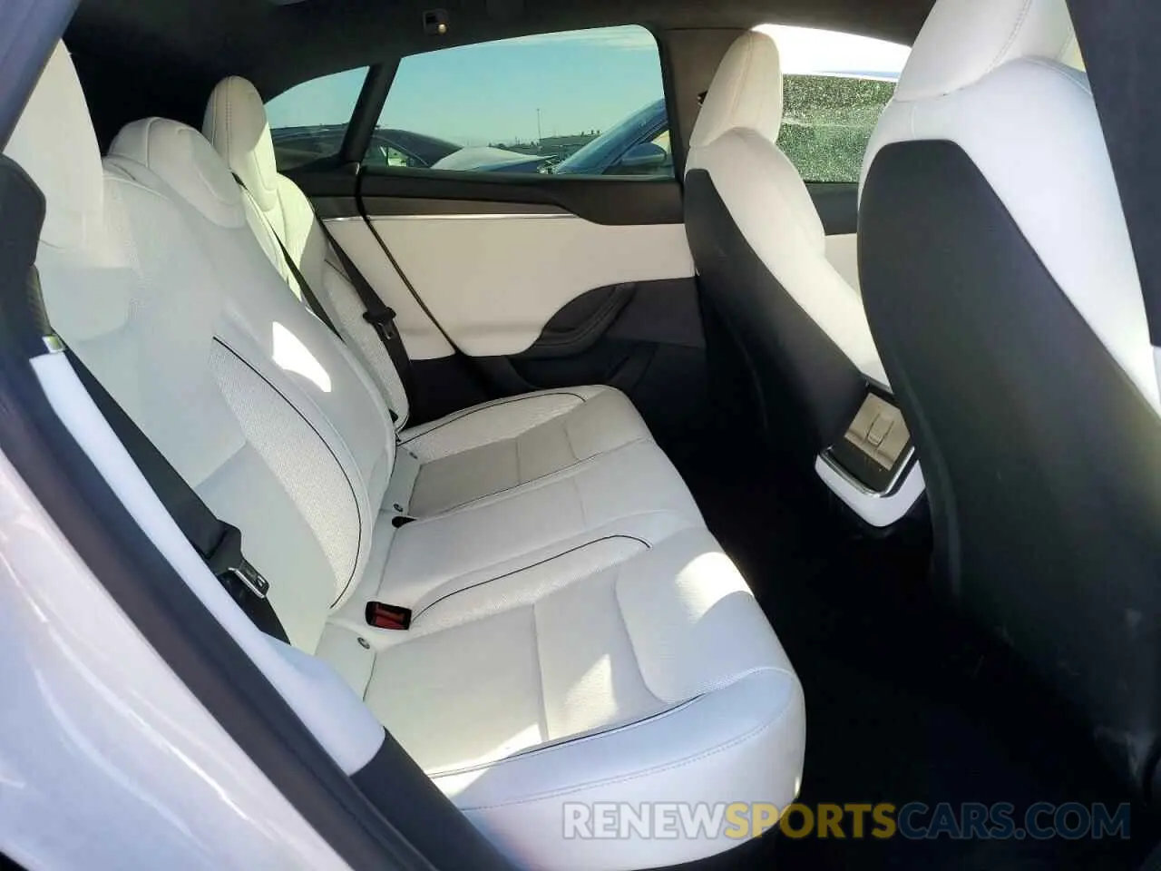 10 fotografías del automóvil dañado 5YJSA1E60NF461801 TESLA MODEL S 2022