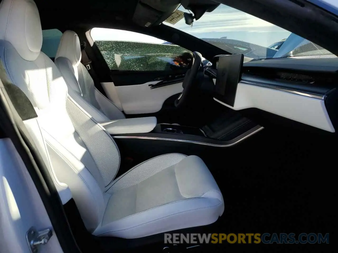 7 fotografías del automóvil dañado 5YJSA1E60NF461801 TESLA MODEL S 2022